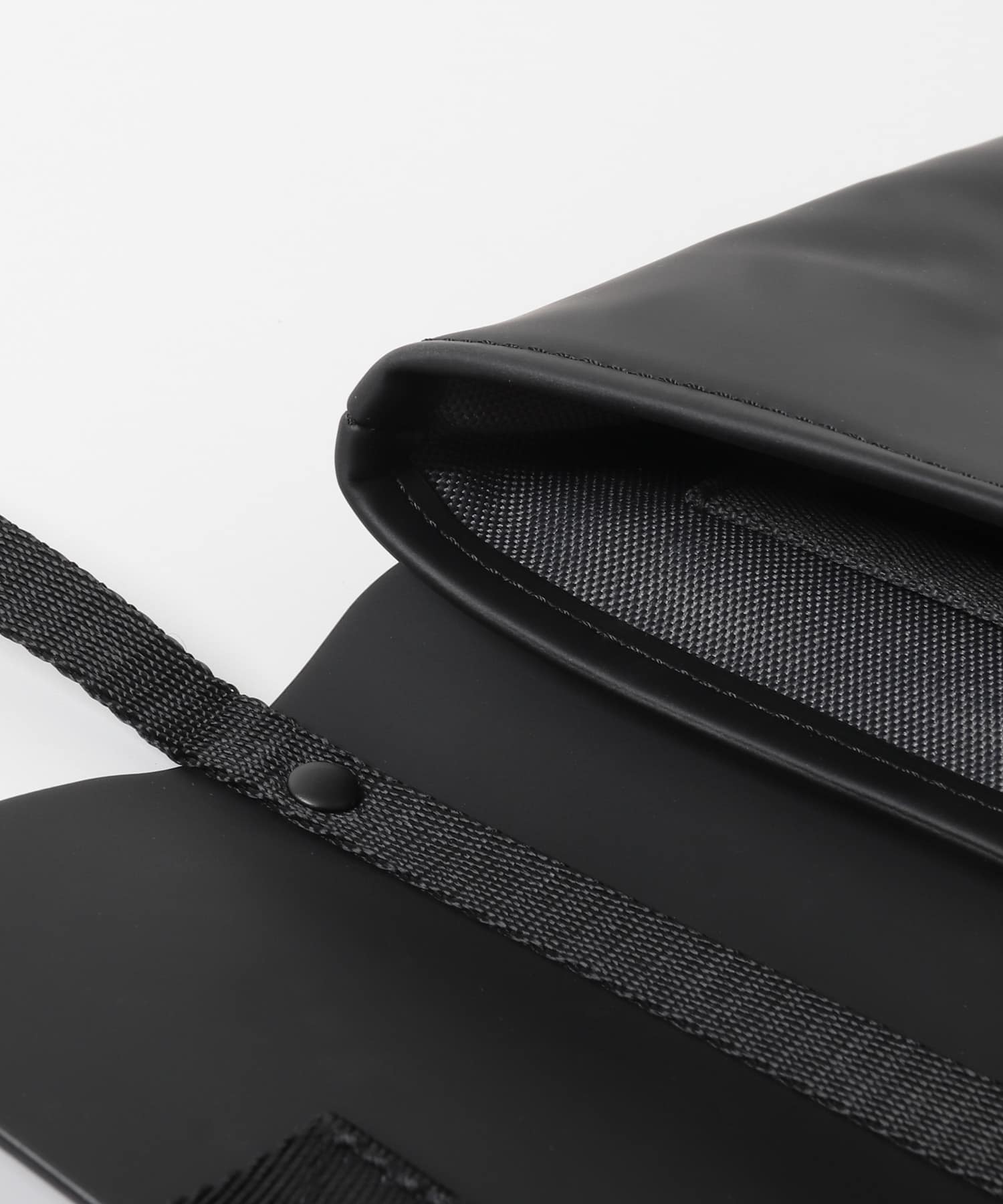 GASTON LUGA　SPLASH MINI CROSSBODY BLACK One