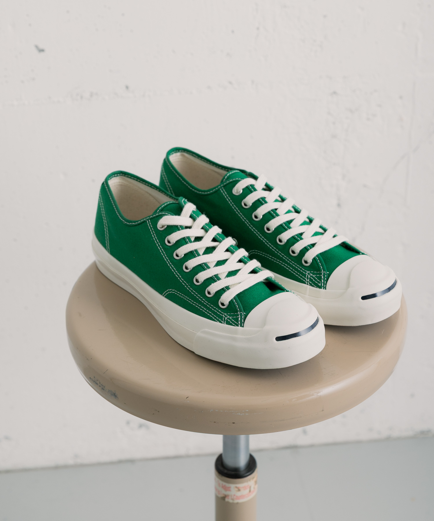 GREEN