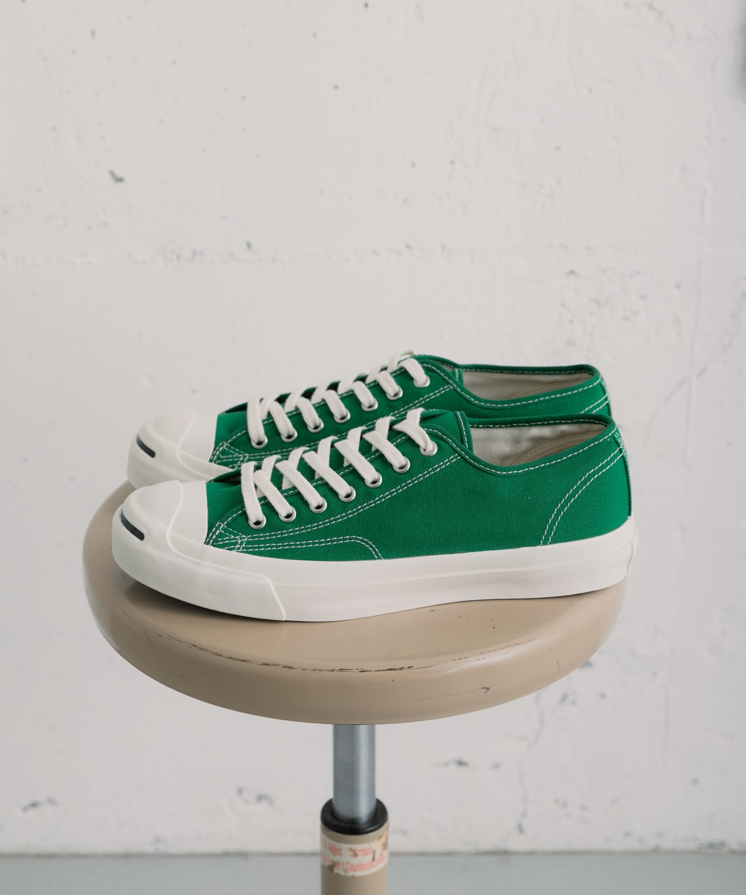 GREEN