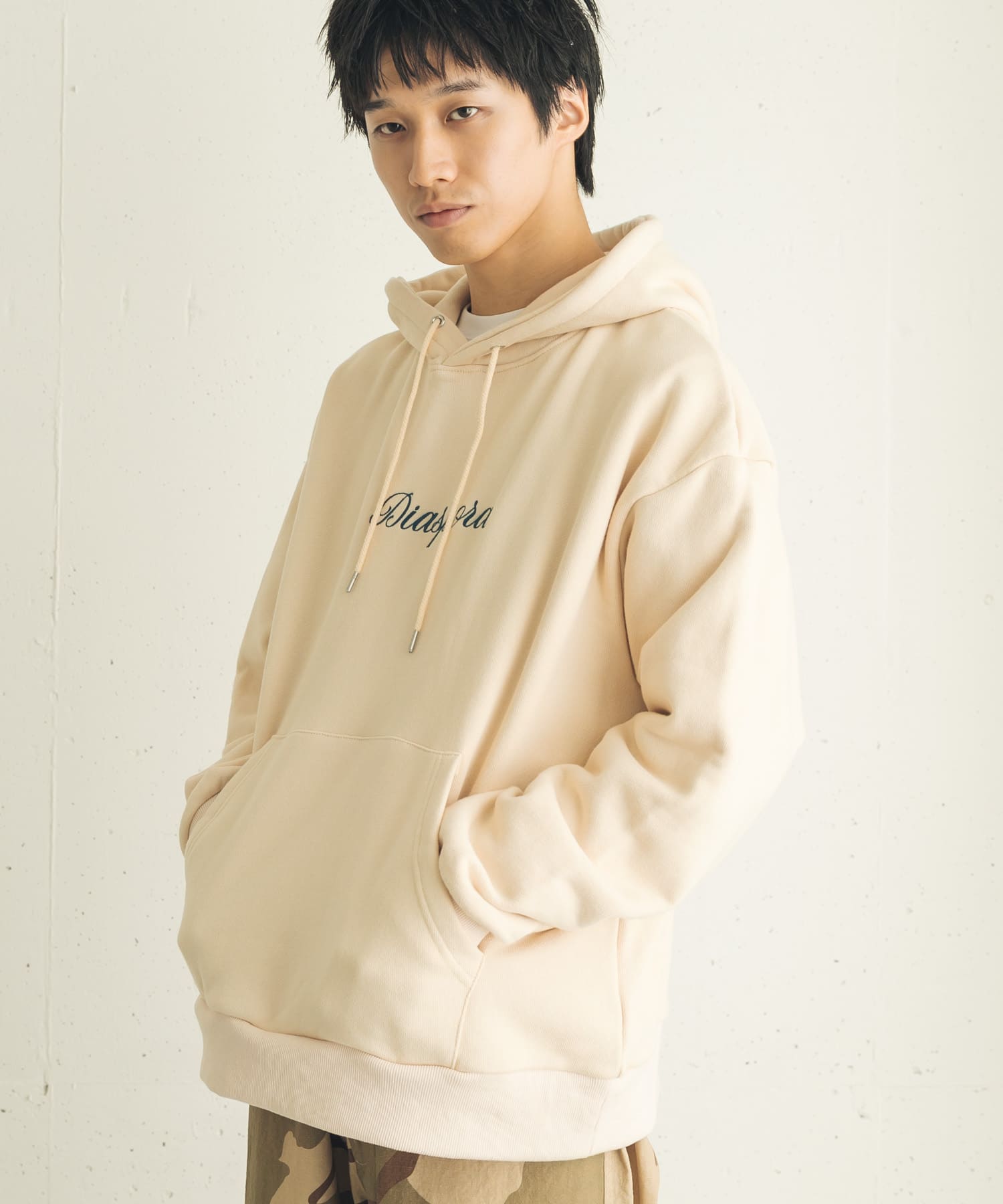 Diaspora skateboards　Script Logo Hooded Sweat