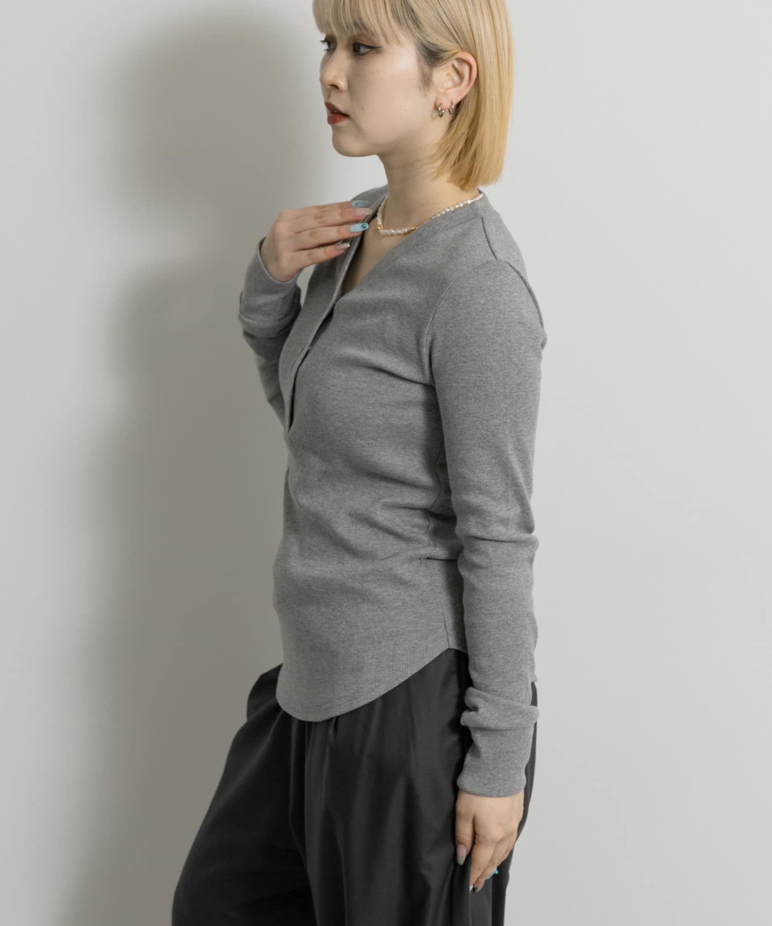 TOP GRAY