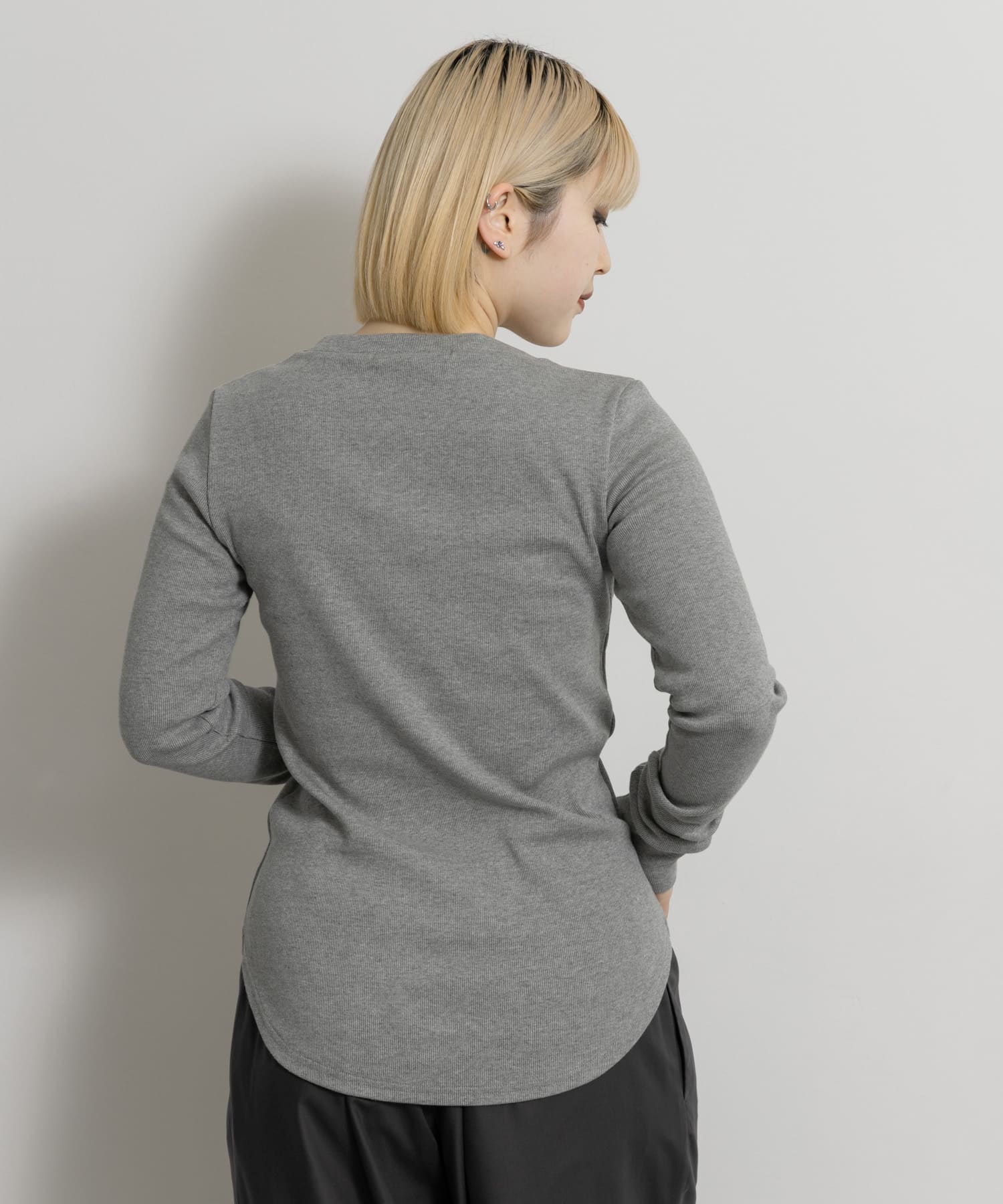 TOP GRAY