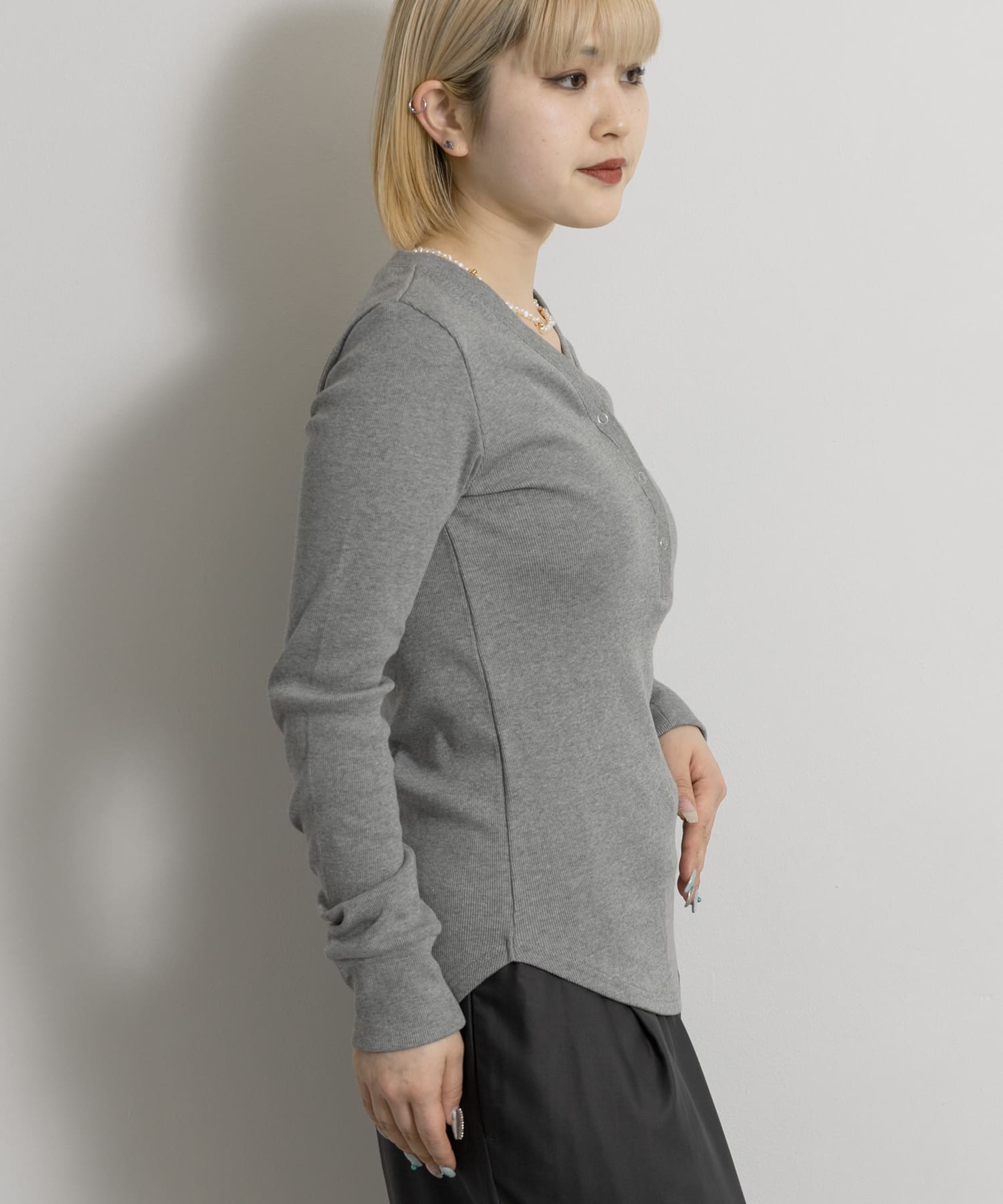 TOP GRAY