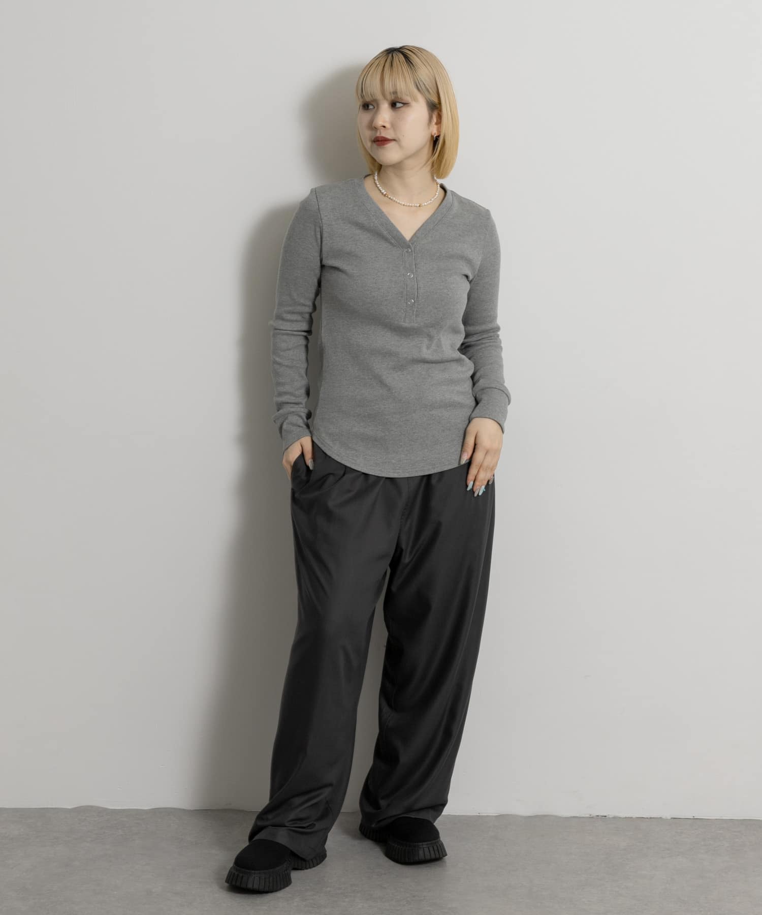TOP GRAY