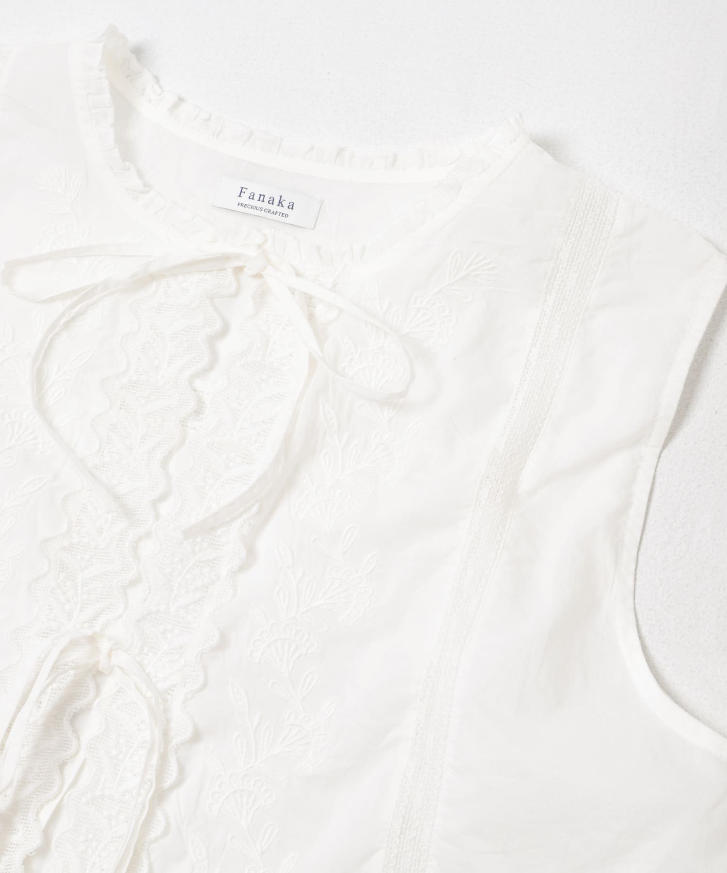 FANAKA　ノースリーブブラウス WHITE Free