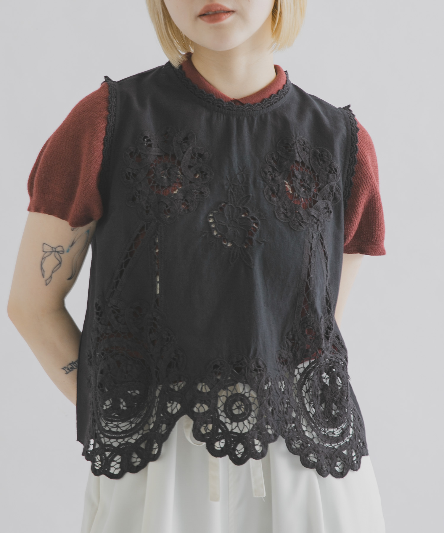 FANAKA　レースノースリーブプルオーバー