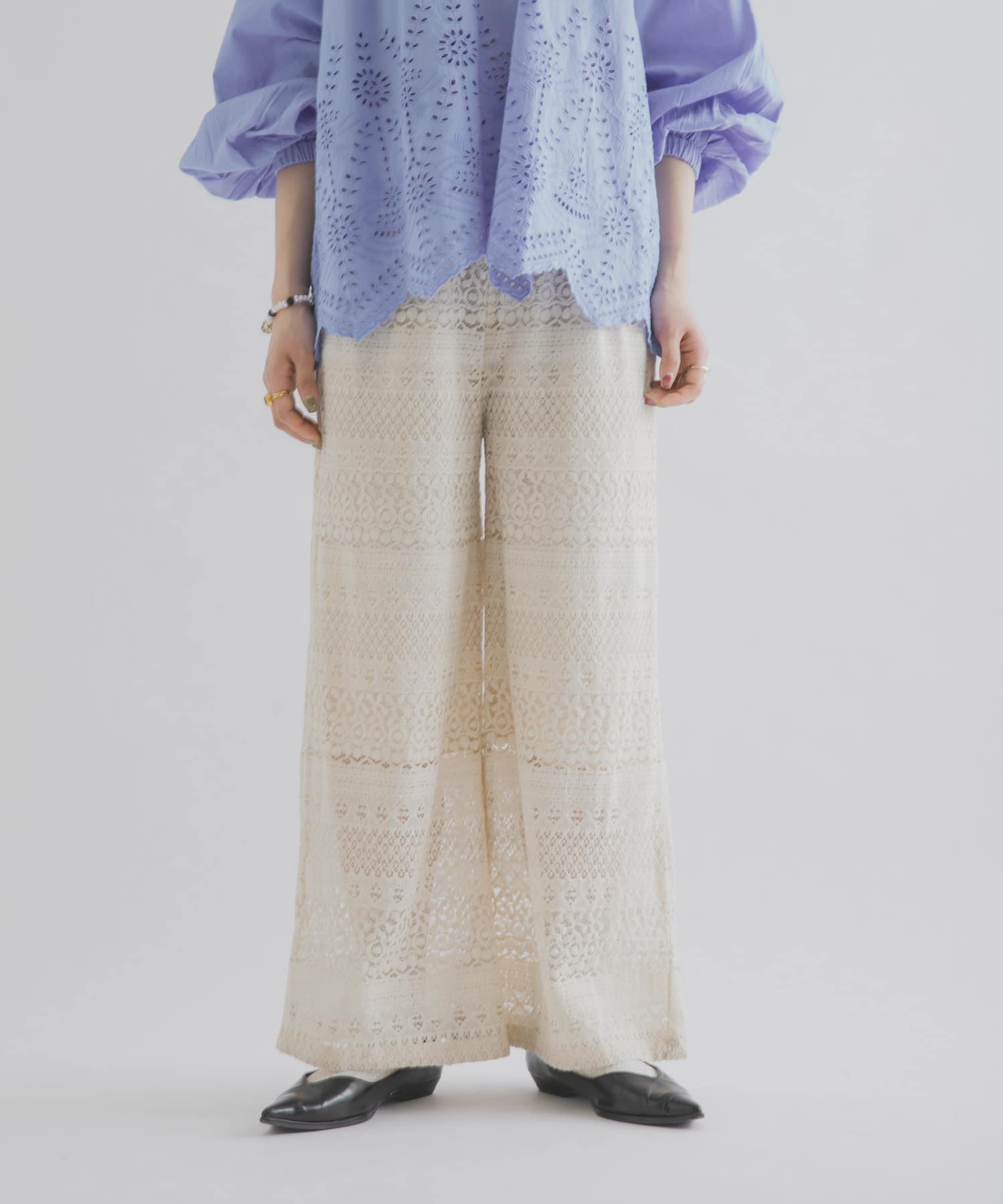 OFF WHITE
