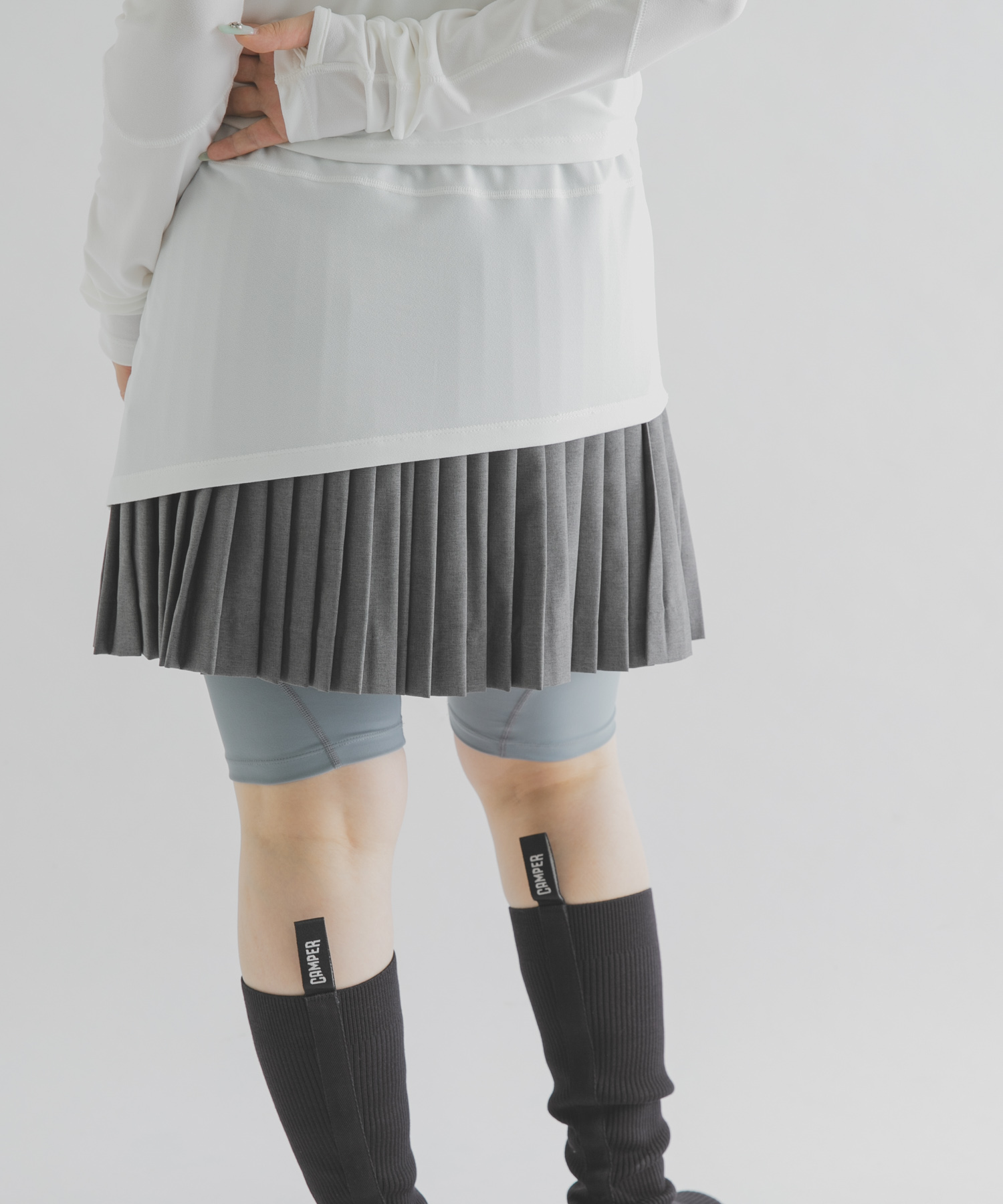 GRAY