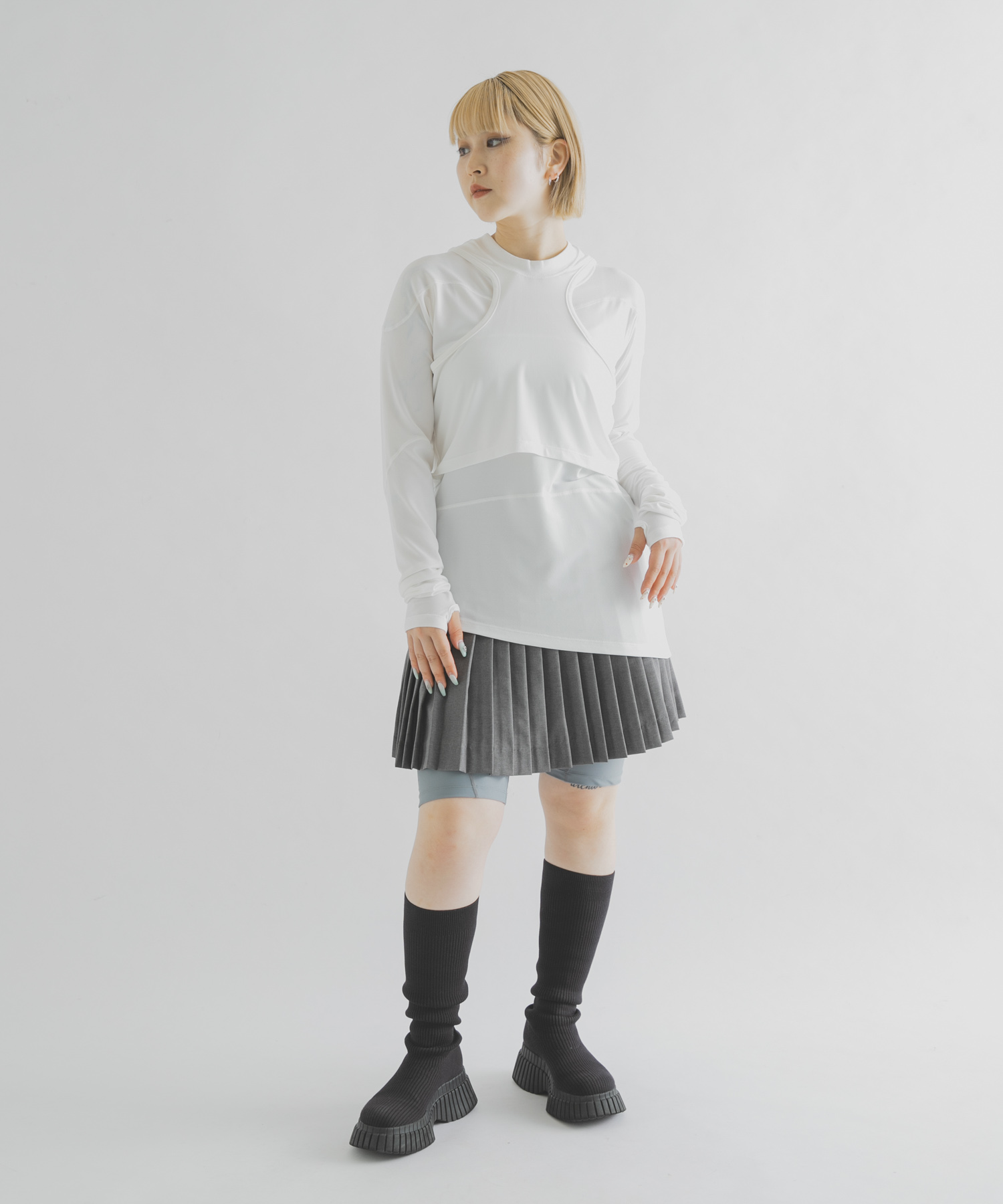 GRAY