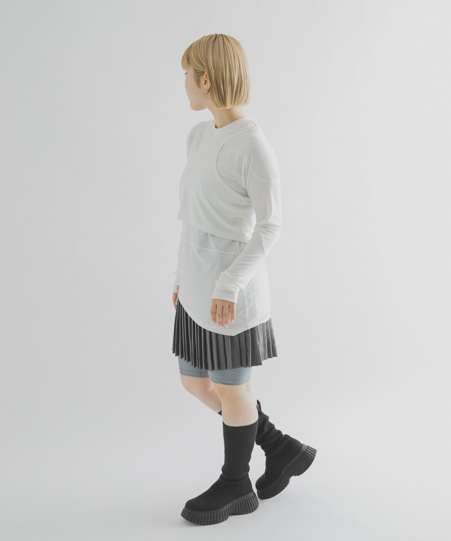 GRAY