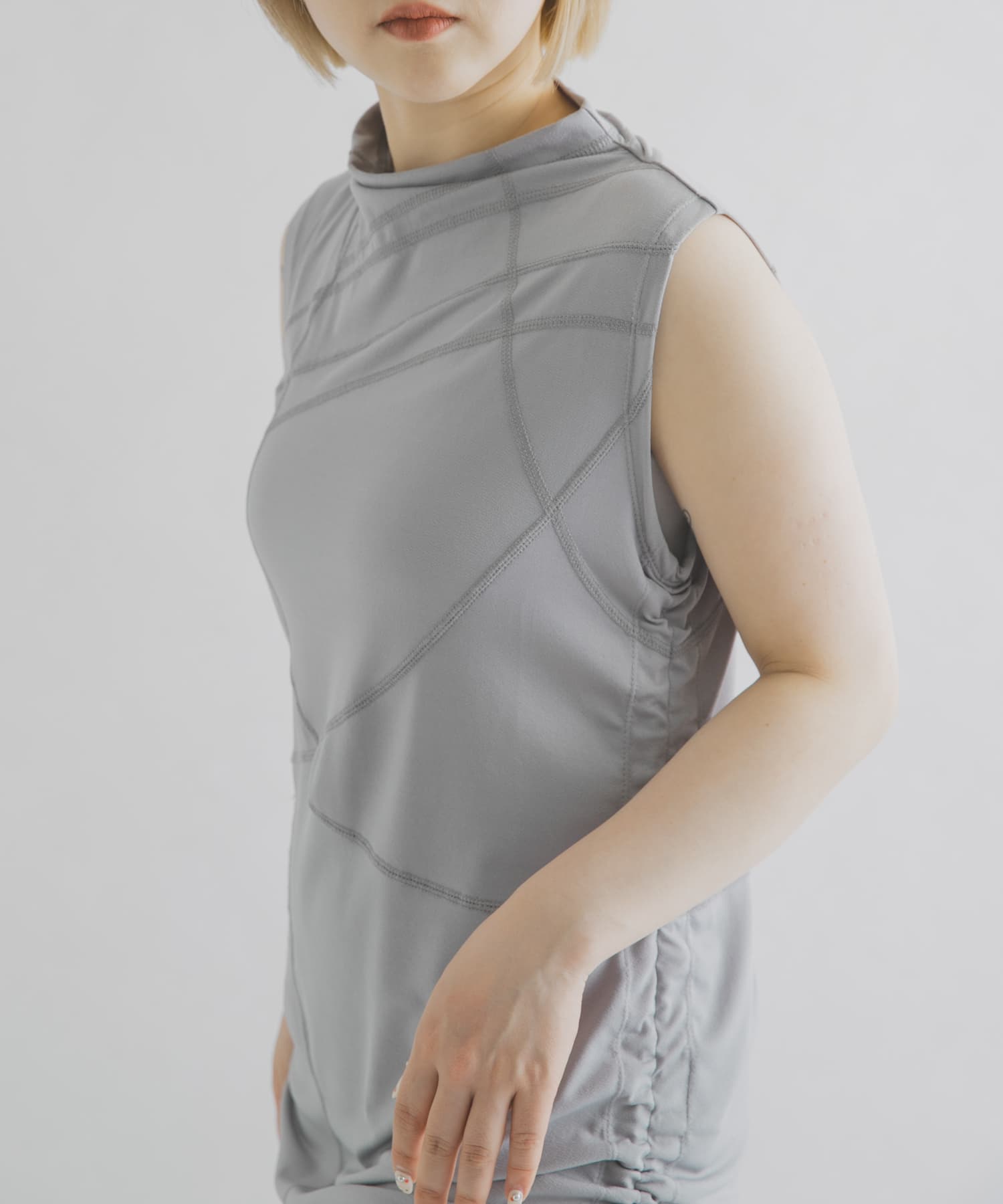 GRAY