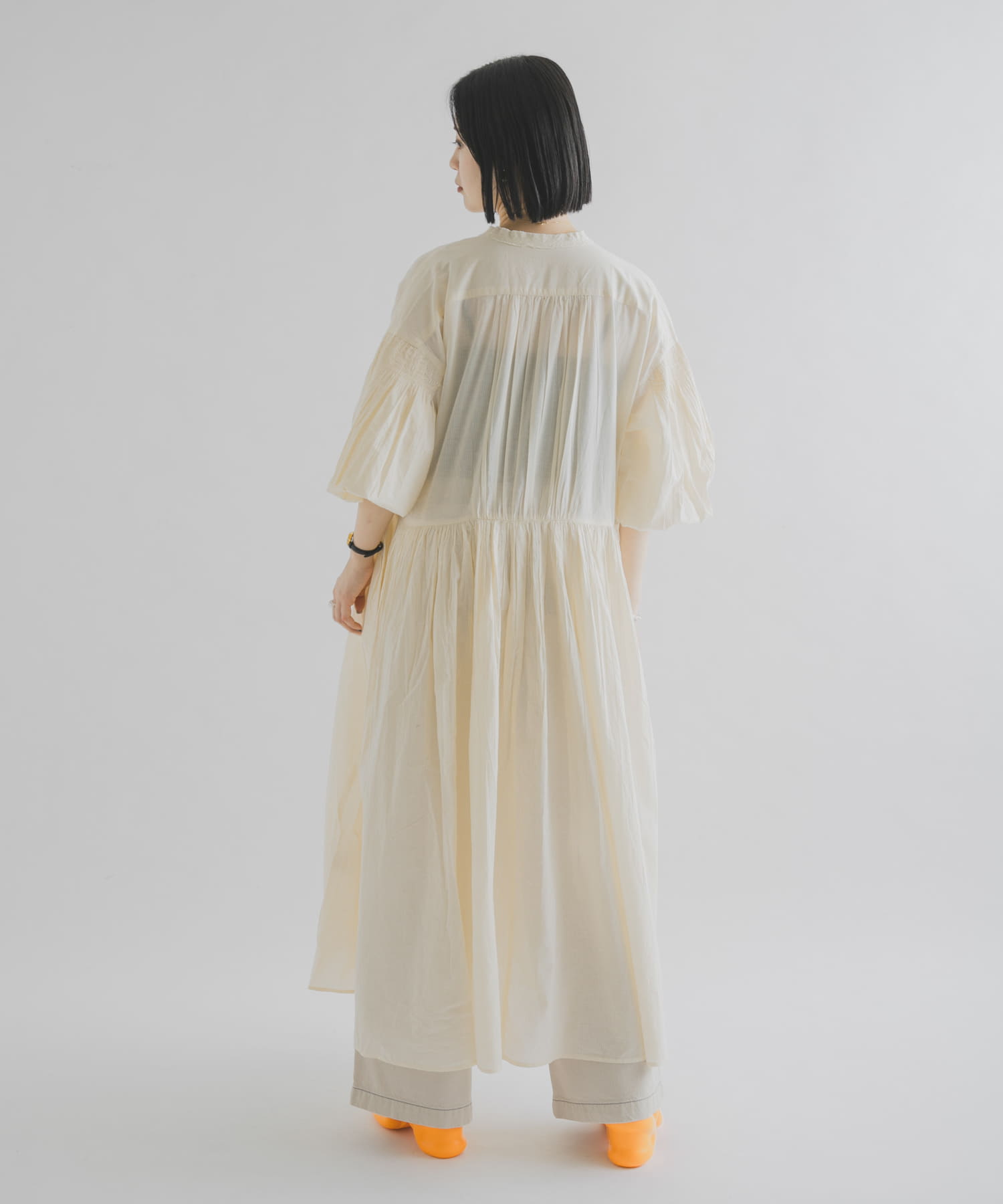 OFF WHITE