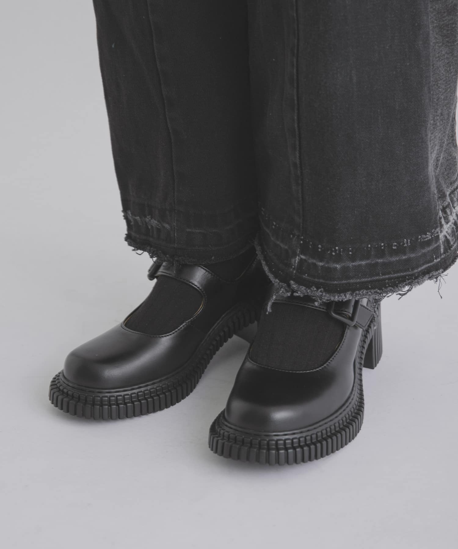 001BLK
