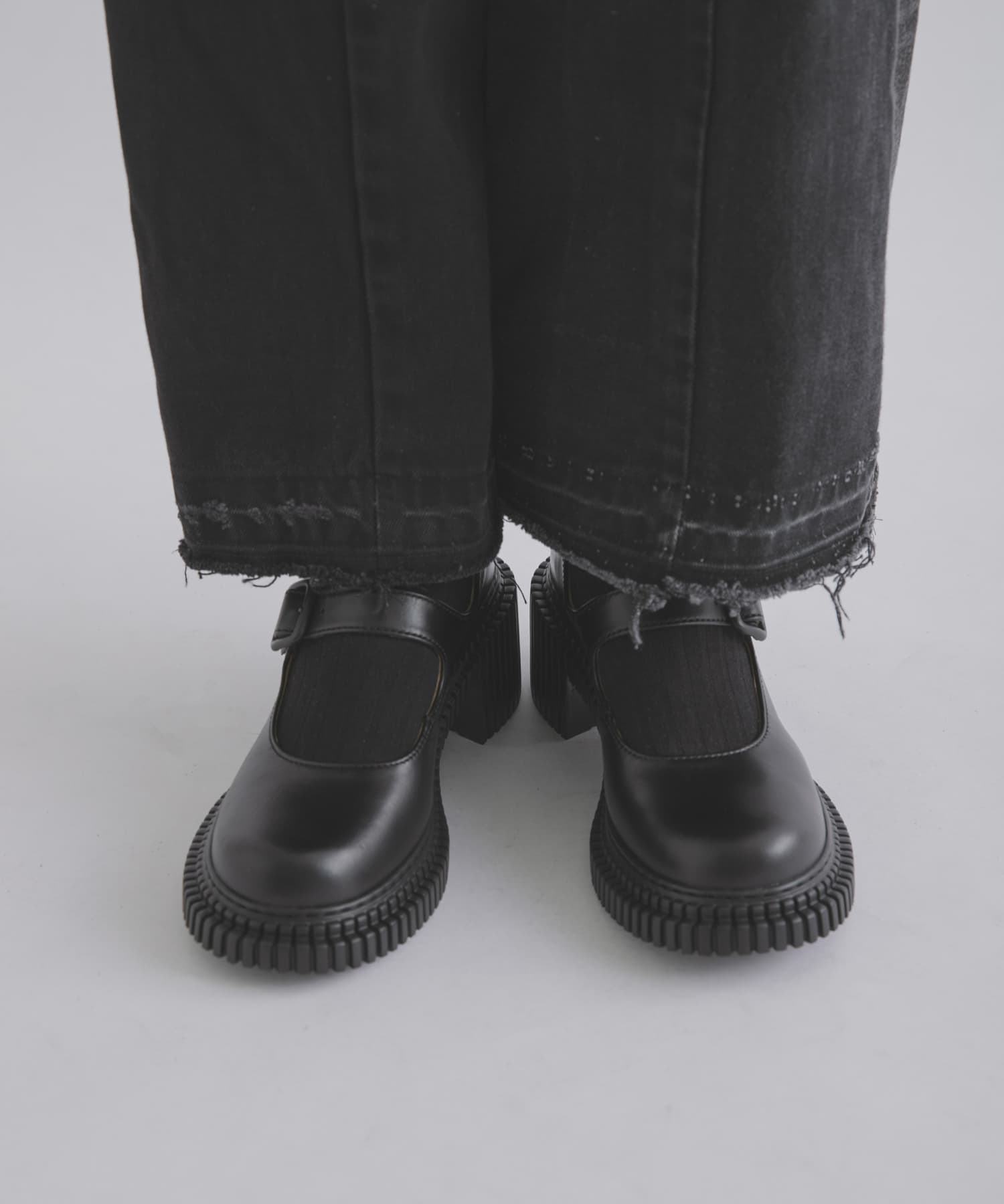 001BLK