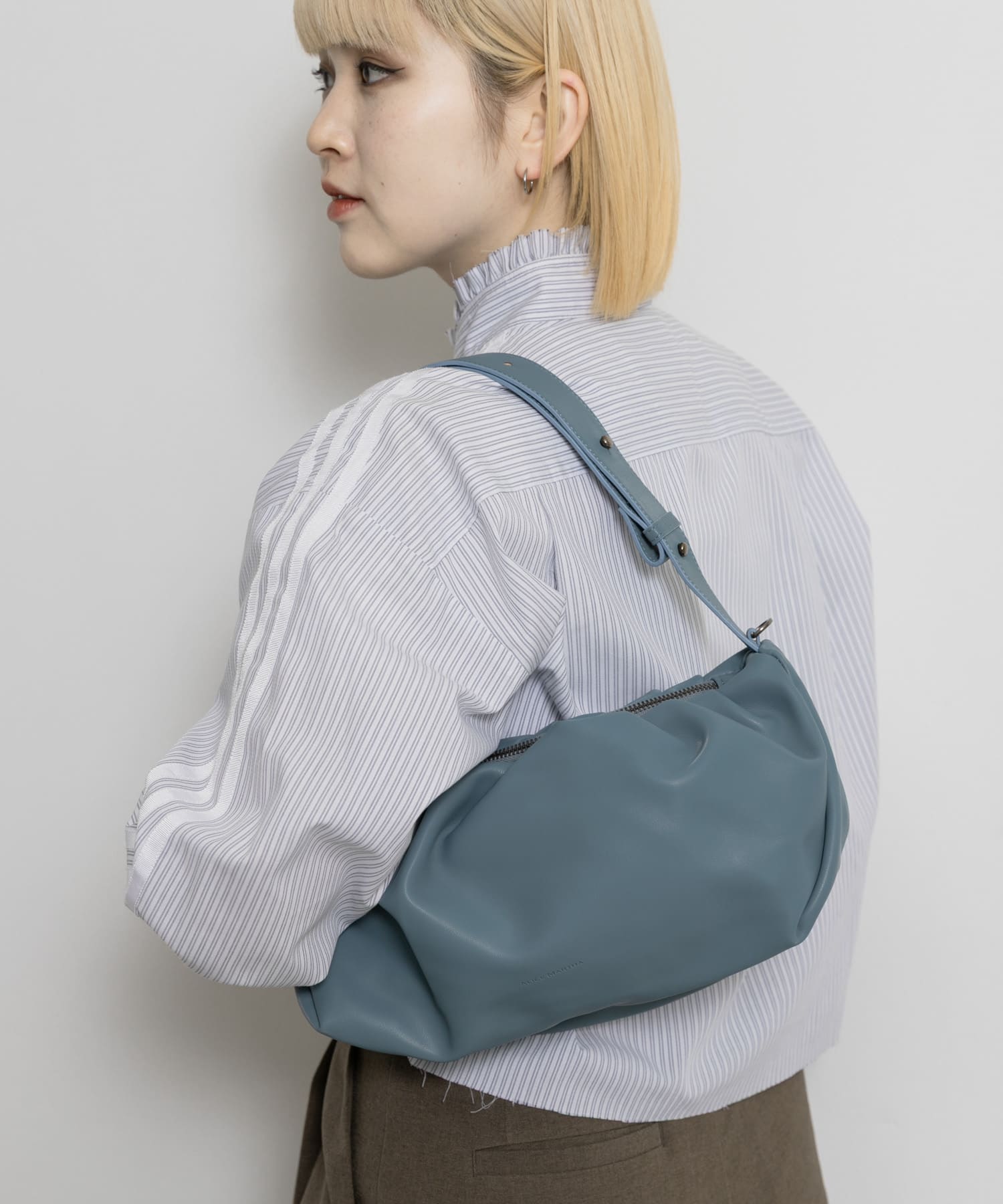 ALICE MARTHA　ERIN BLUE Free