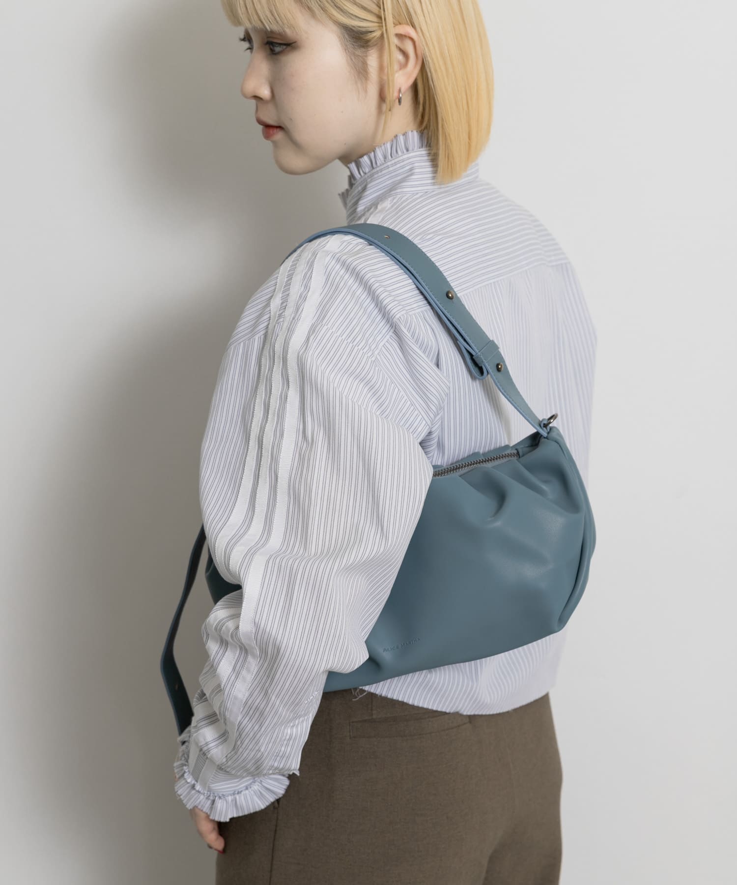 ALICE MARTHA　ERIN BLUE Free