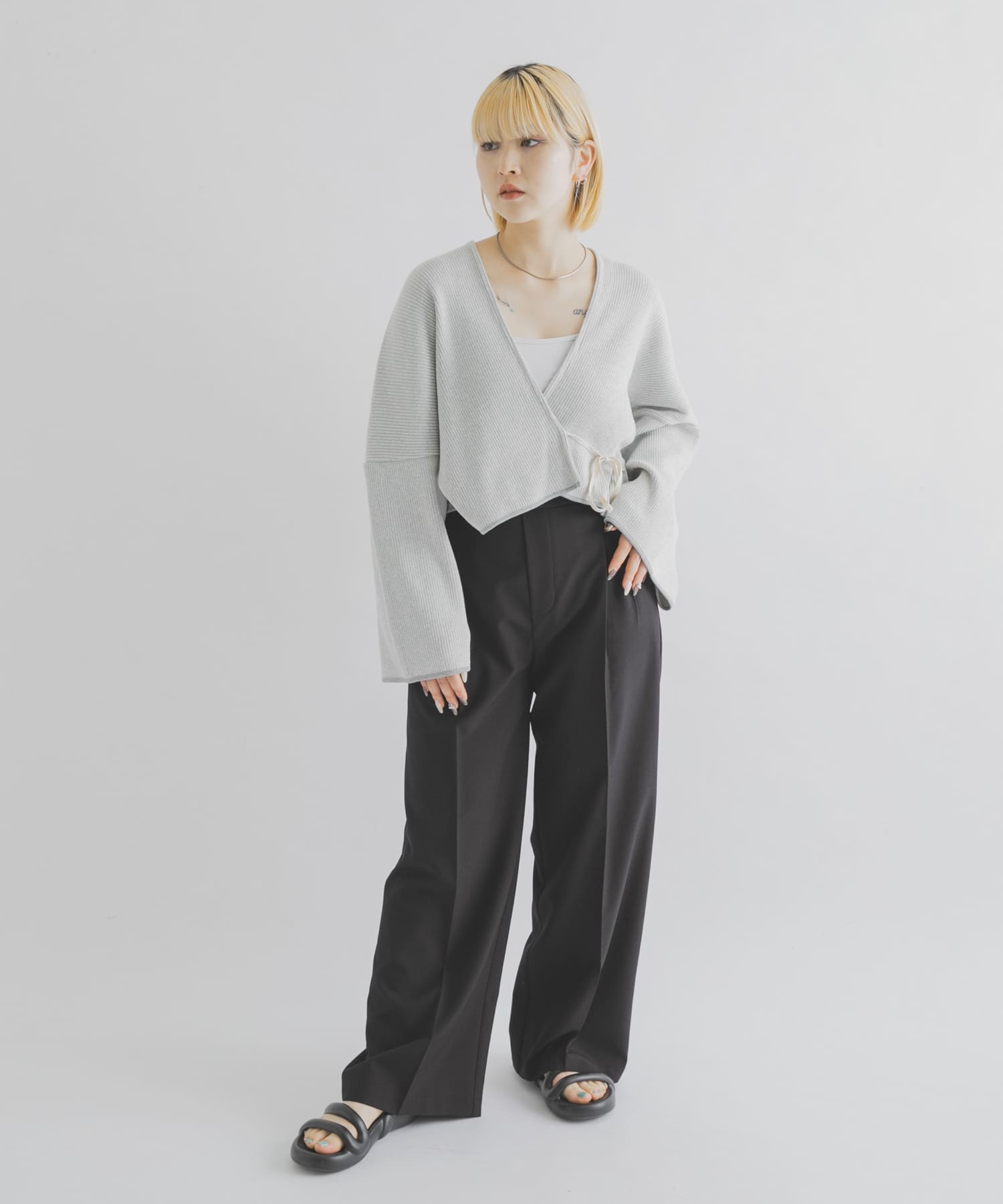 GRAY