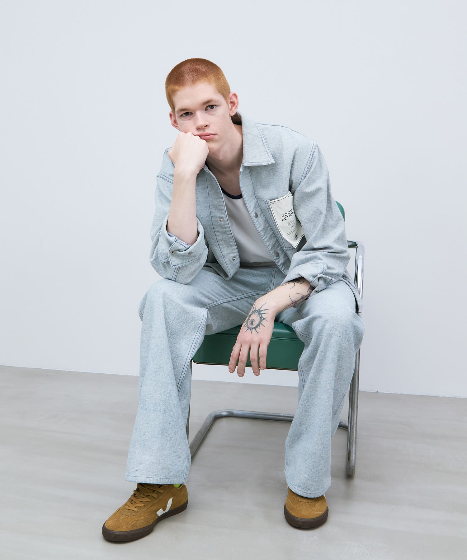 身長 : 186cm サイズ : 4