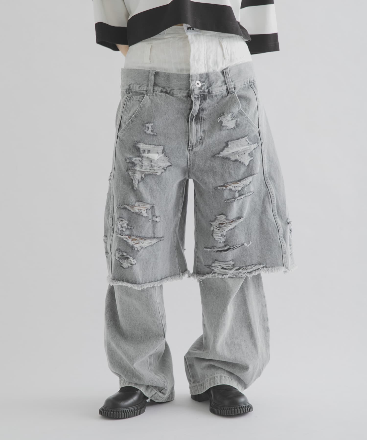 GRAY