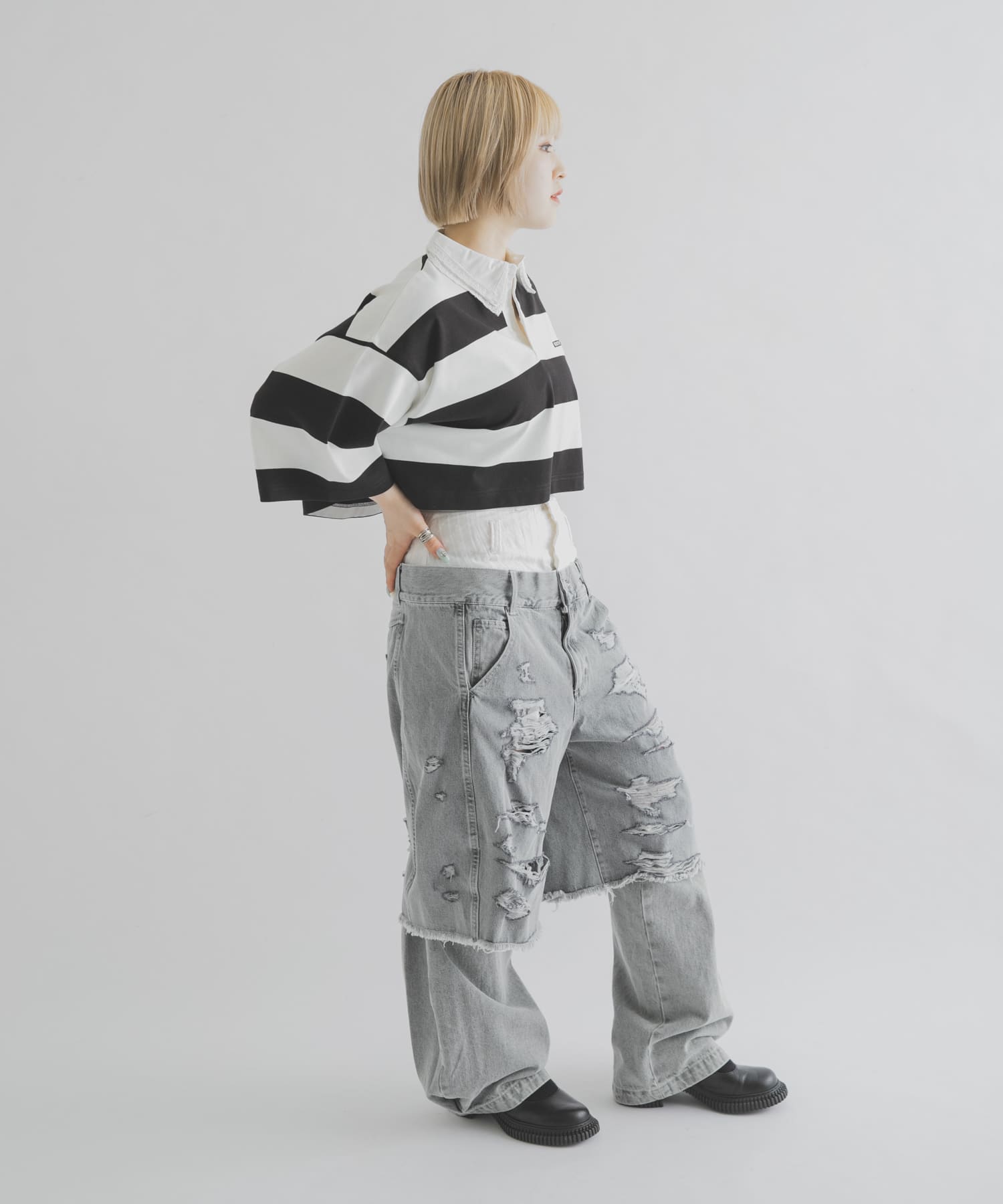 GRAY