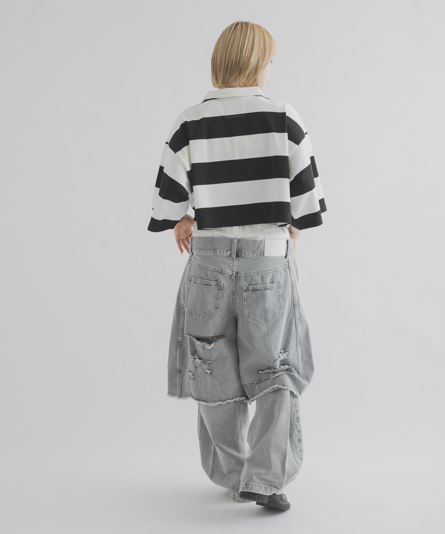 GRAY