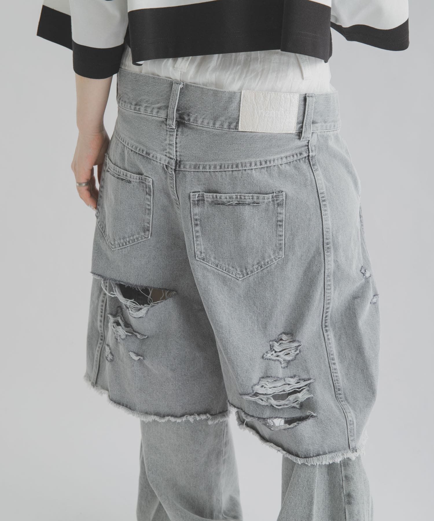 GRAY