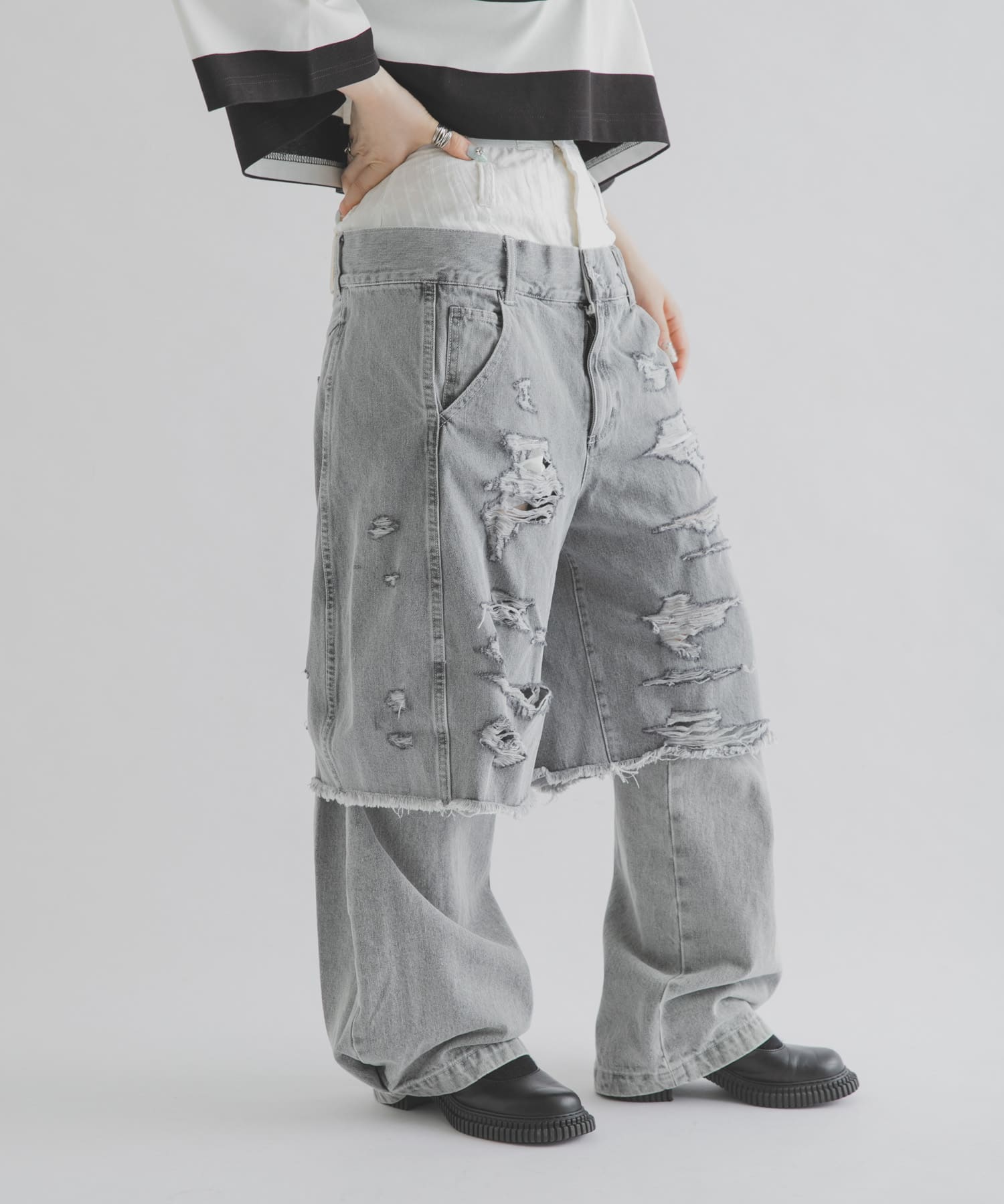 GRAY