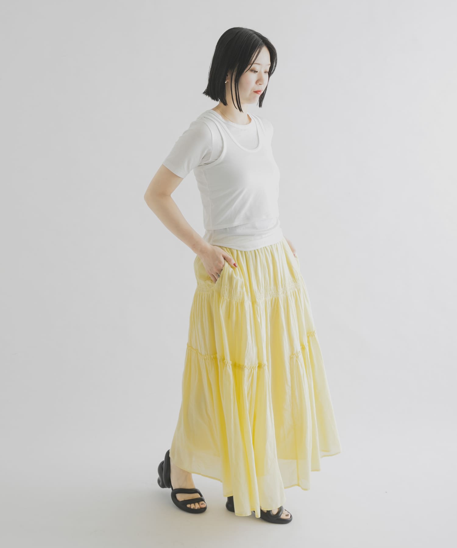 YELLOW