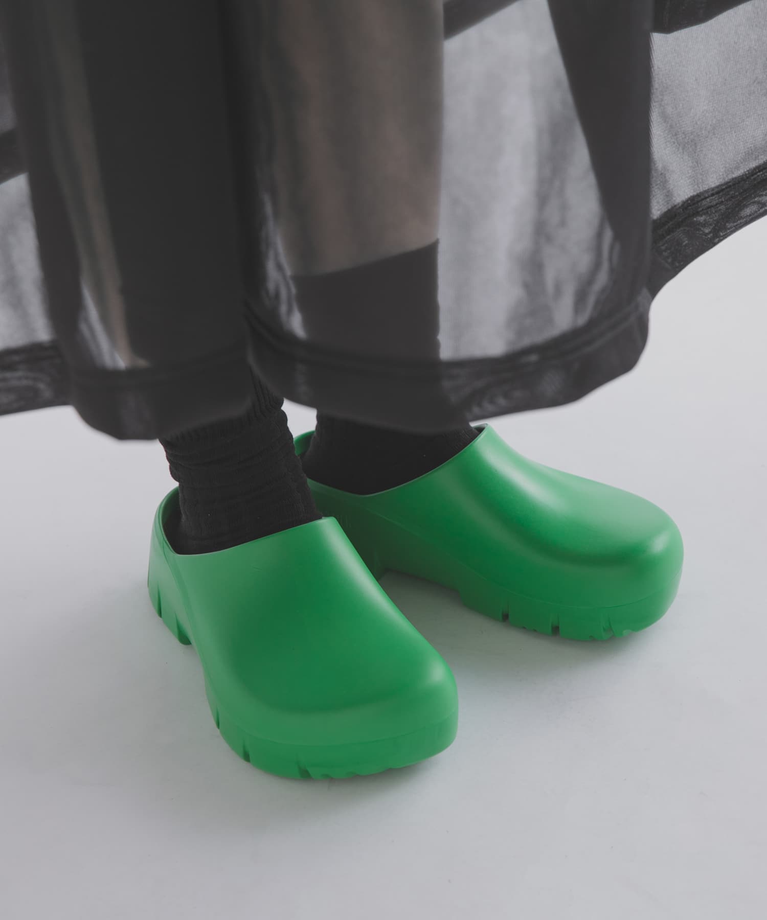 GREEN