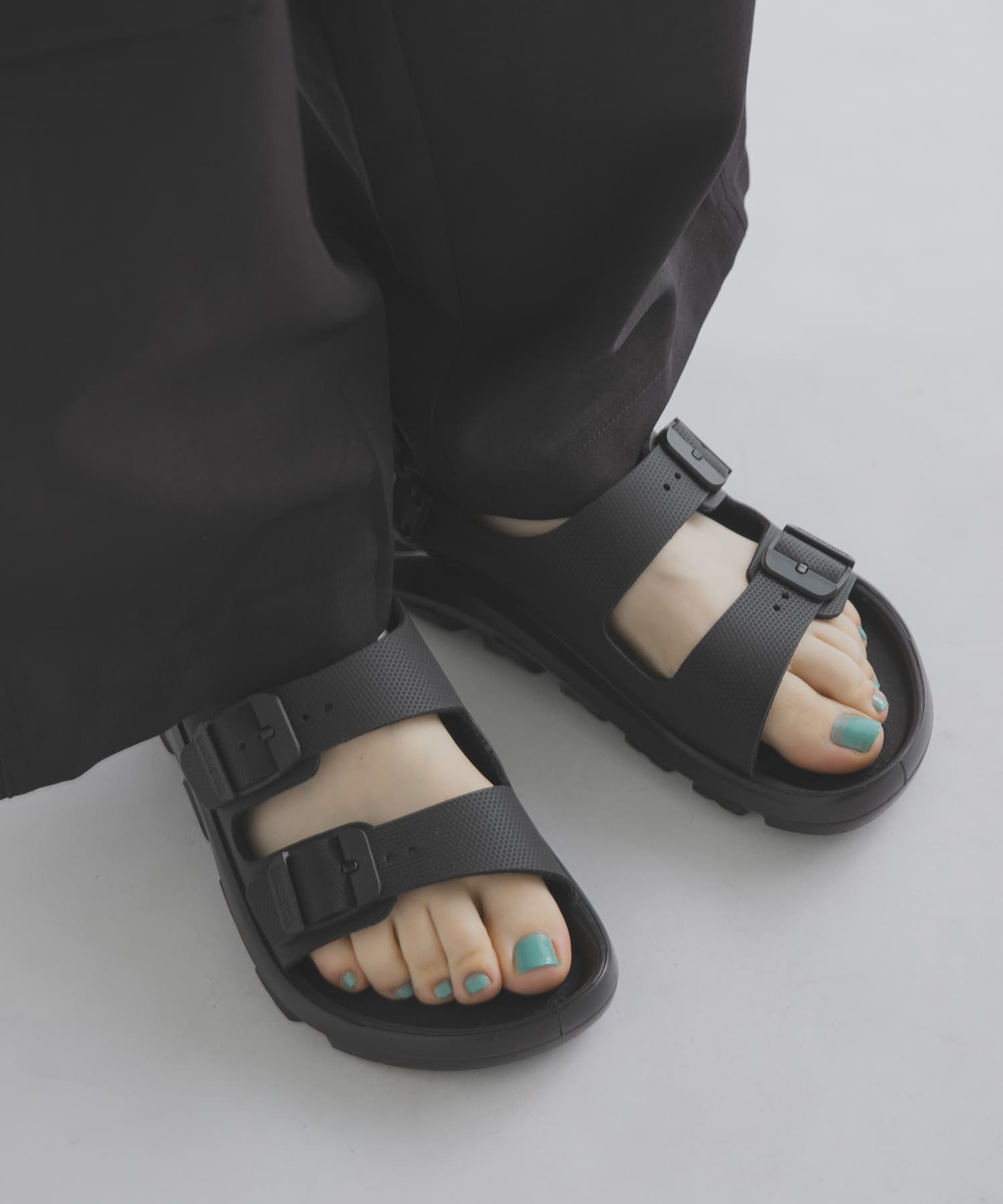 BIRKENSTOCK　MOGAMI TECH LOOP BLACK-W