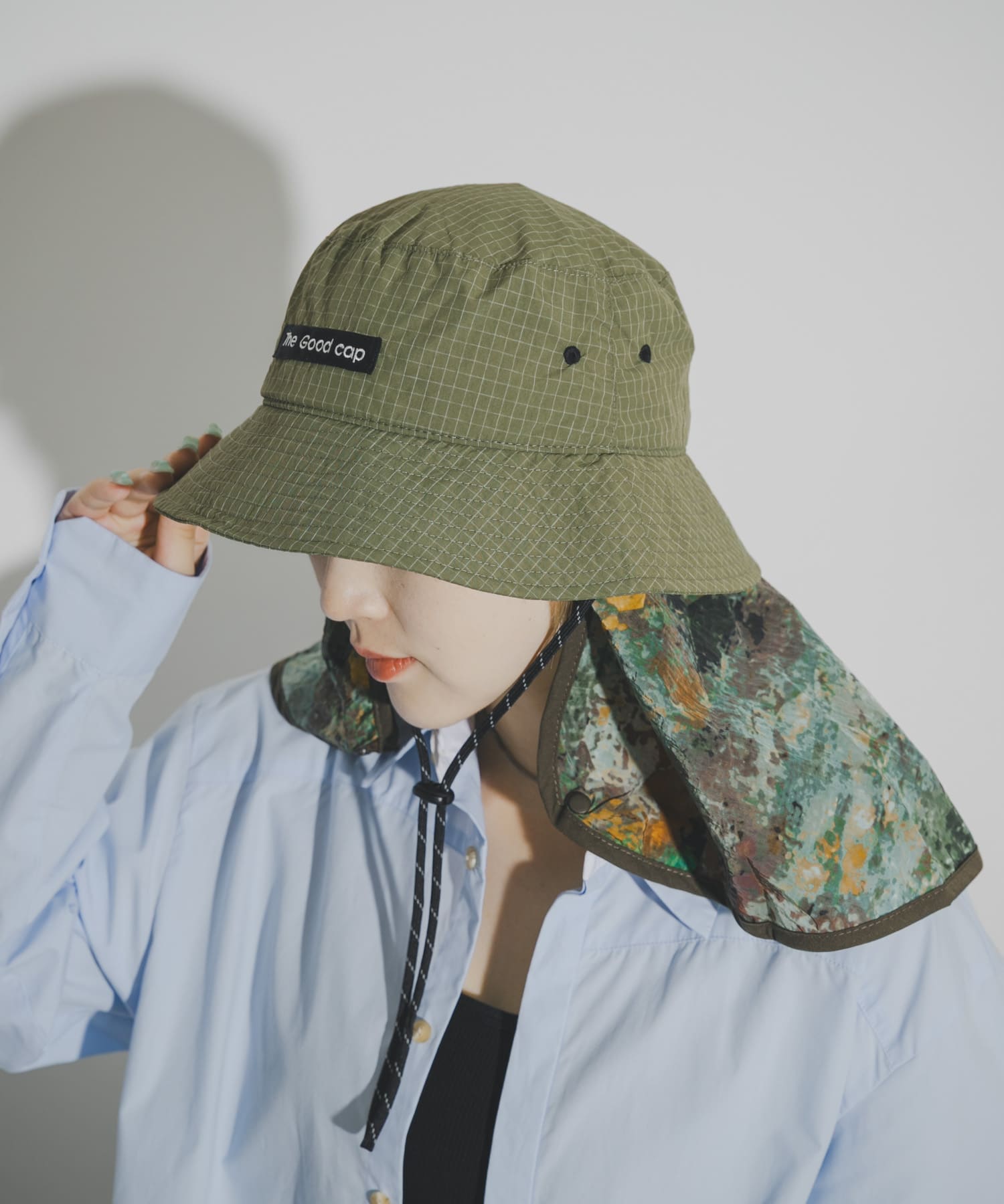 KHAKI