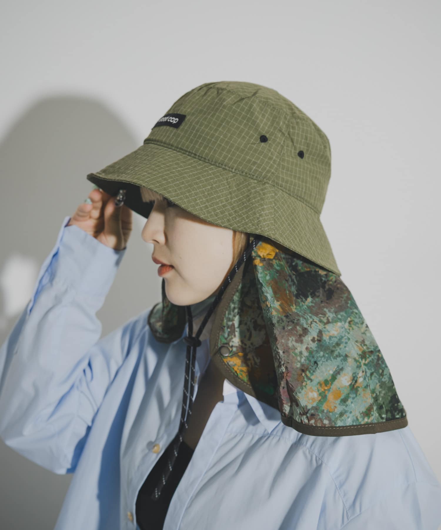 KHAKI