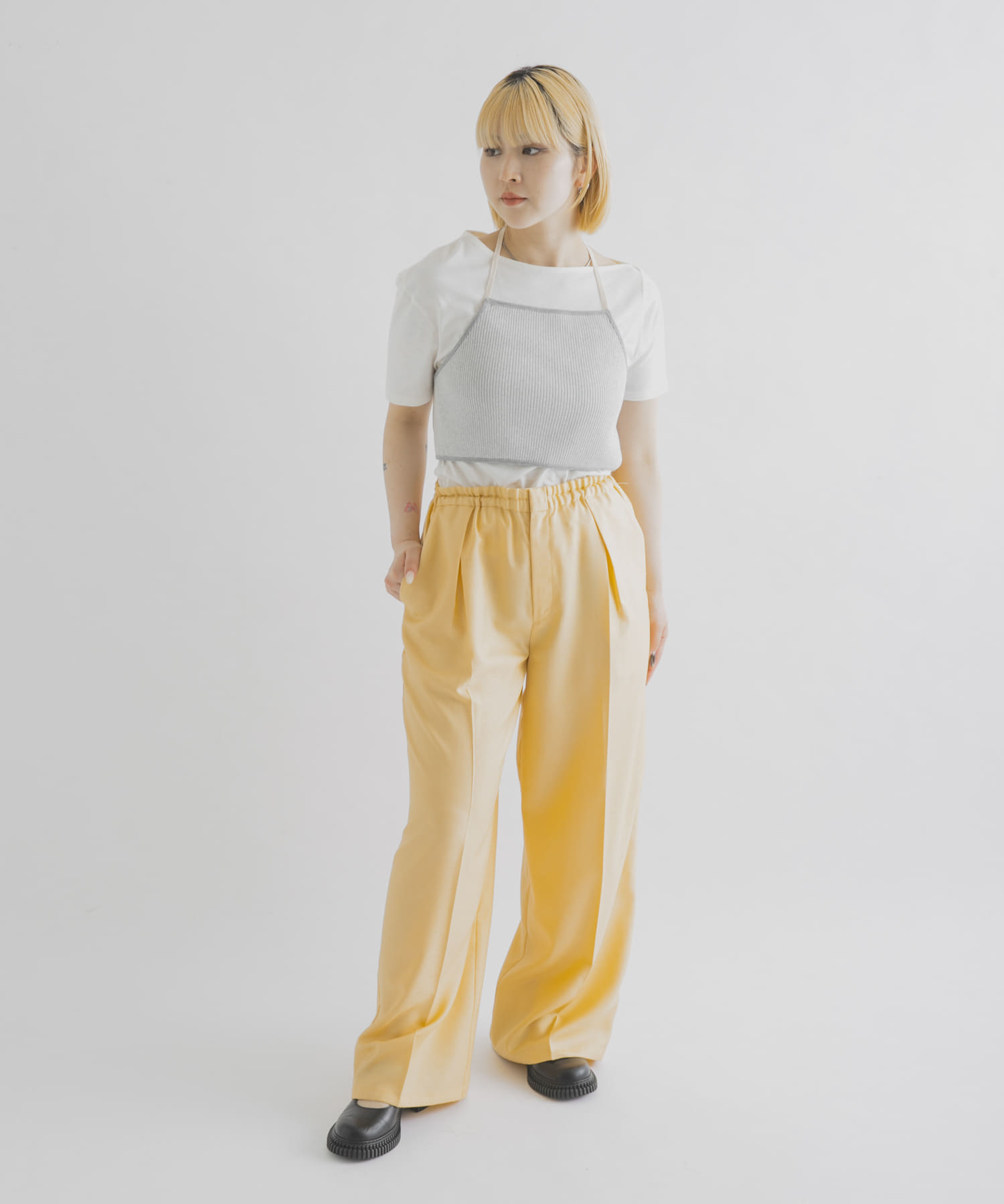 YELLOW
