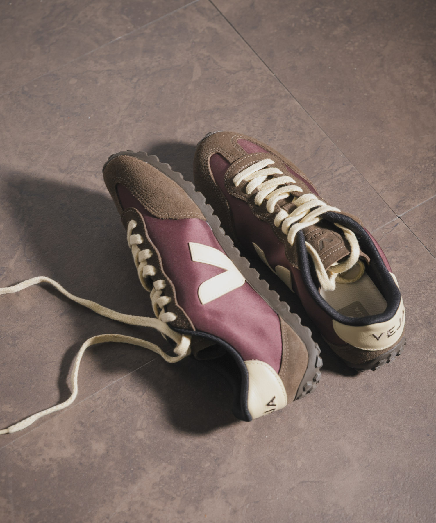 veja　GT AMARANTE BUTTER M