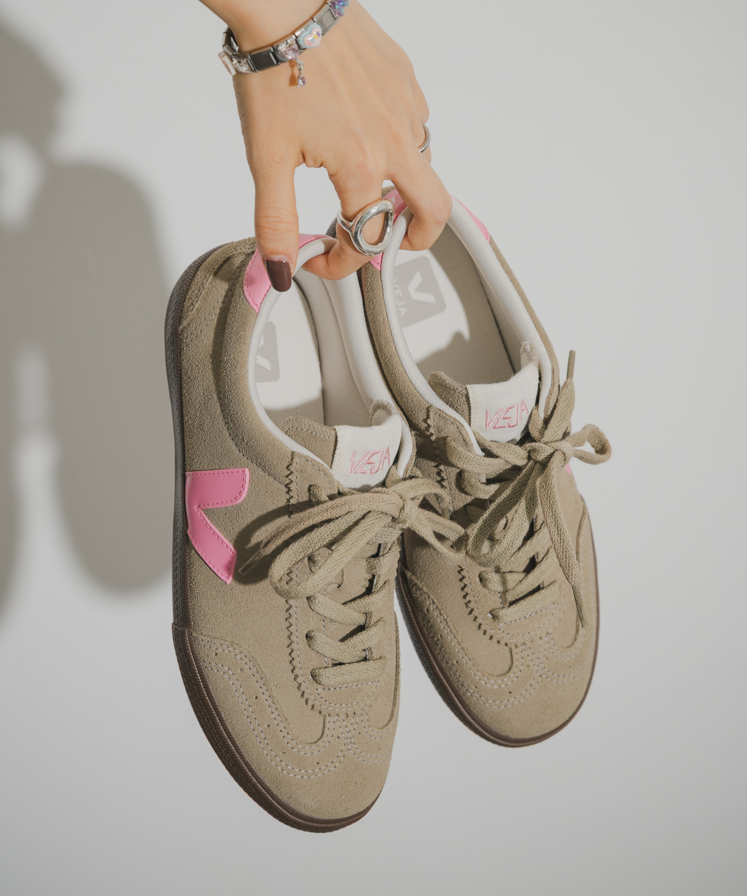 veja　VOLLEY MALIBU BARK W