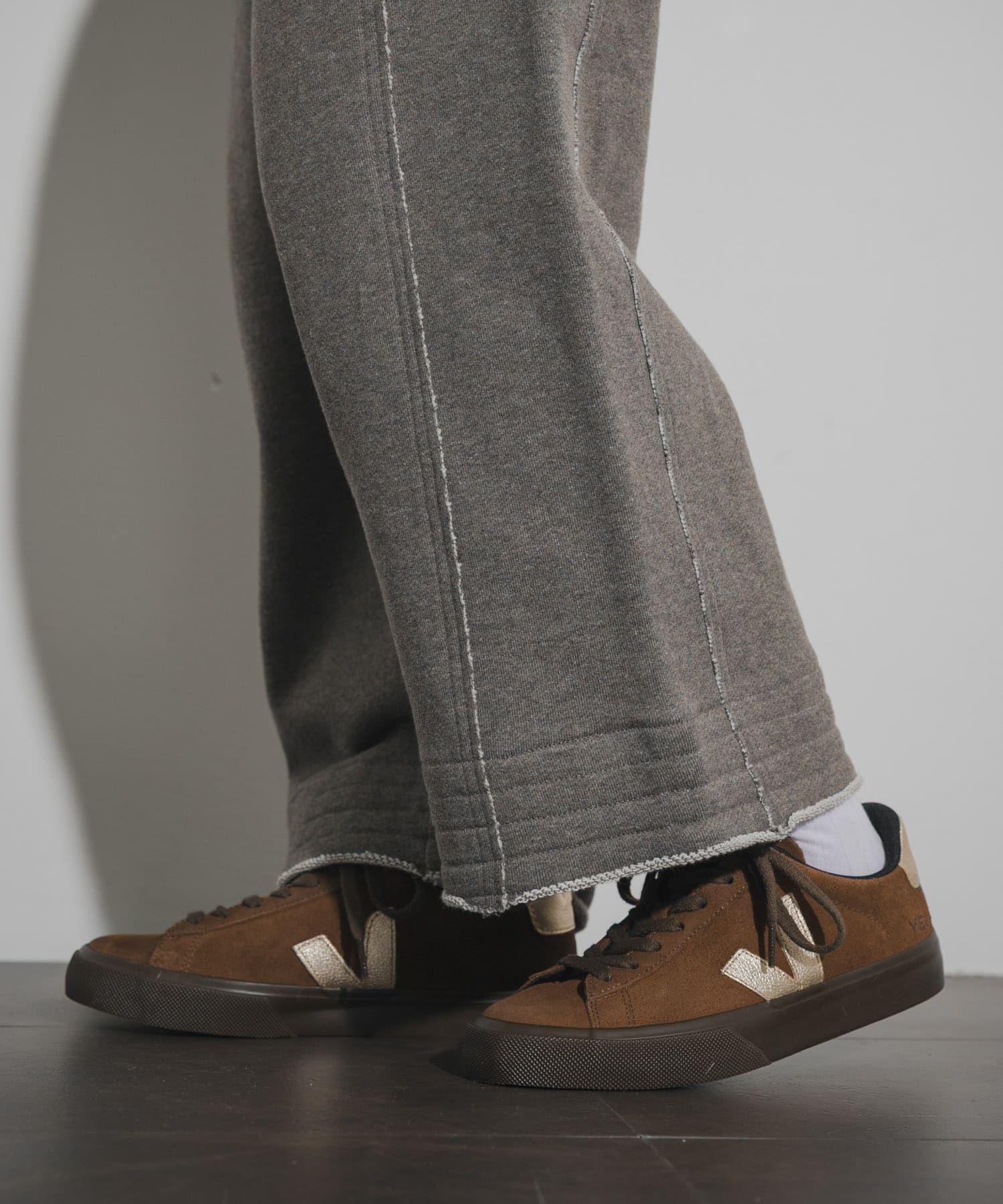 veja　CAMPO - WALNUT PLATINE W PLATINE 36