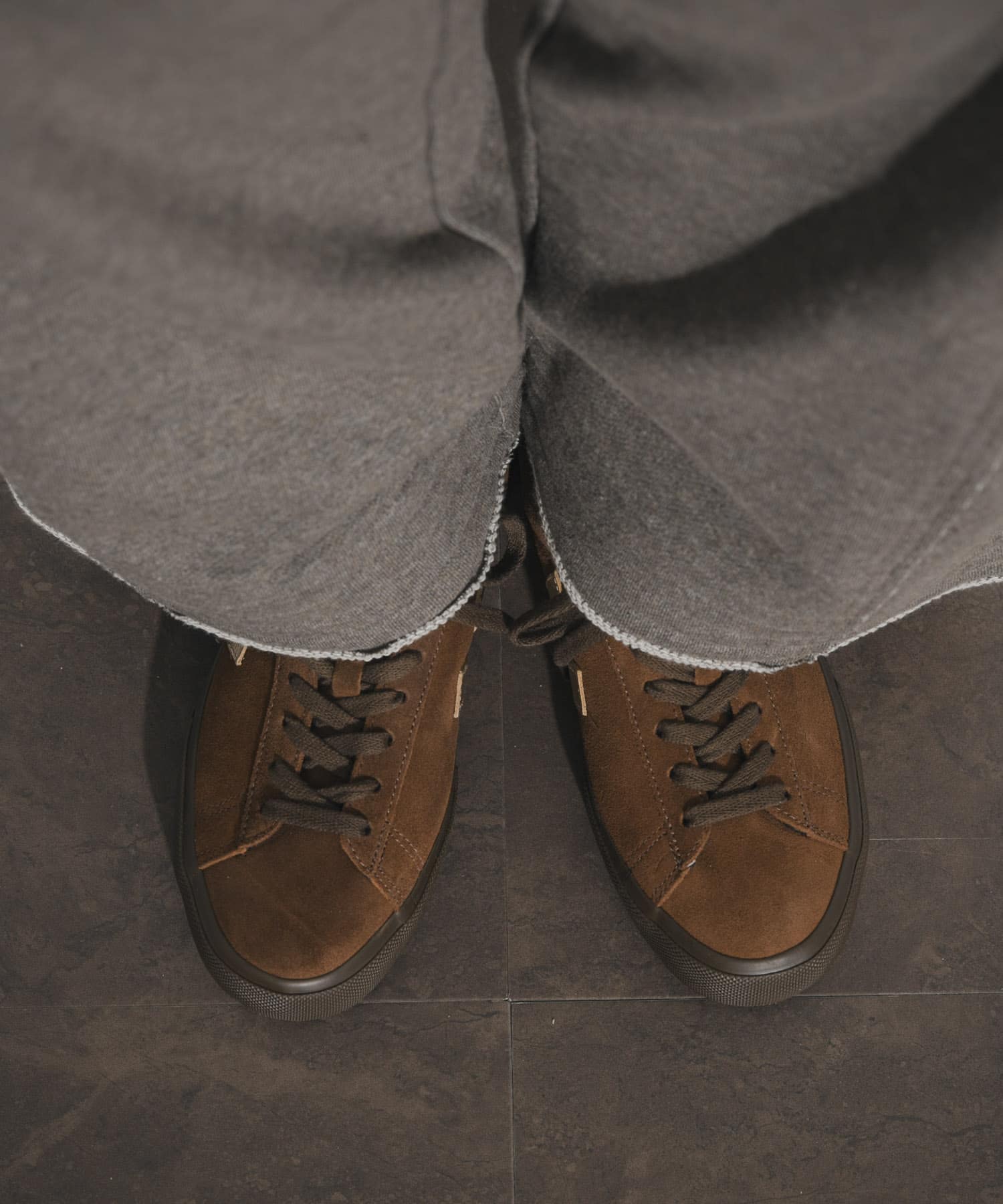 veja　CAMPO - WALNUT PLATINE W PLATINE 36