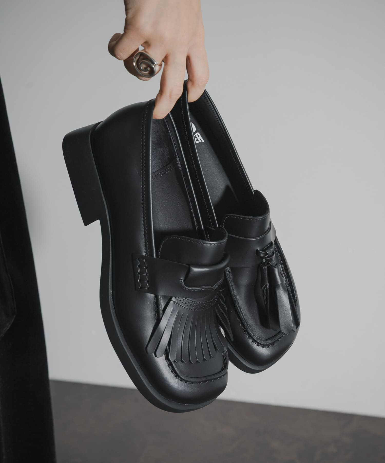 001 BLACK