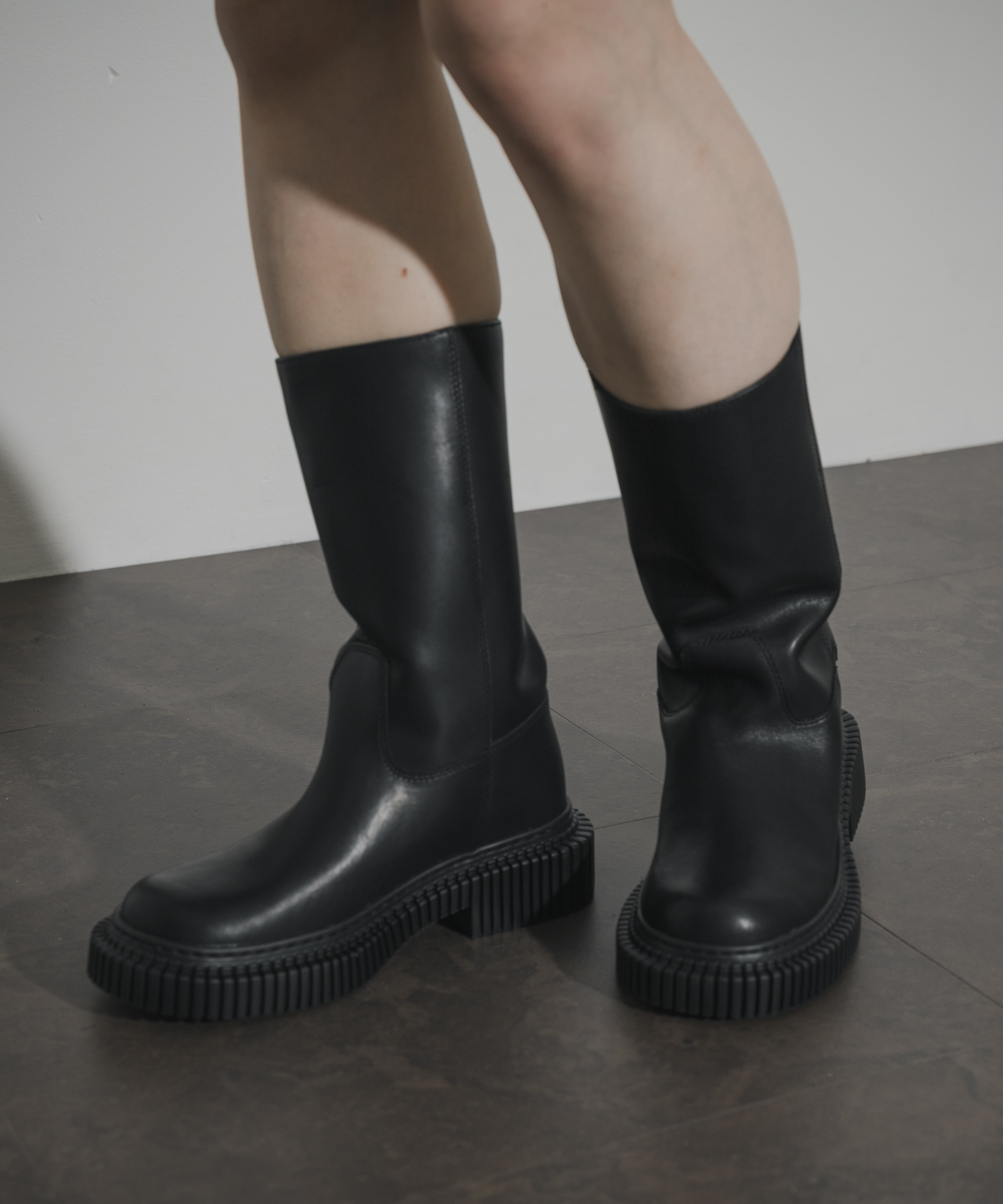 001 BLACK