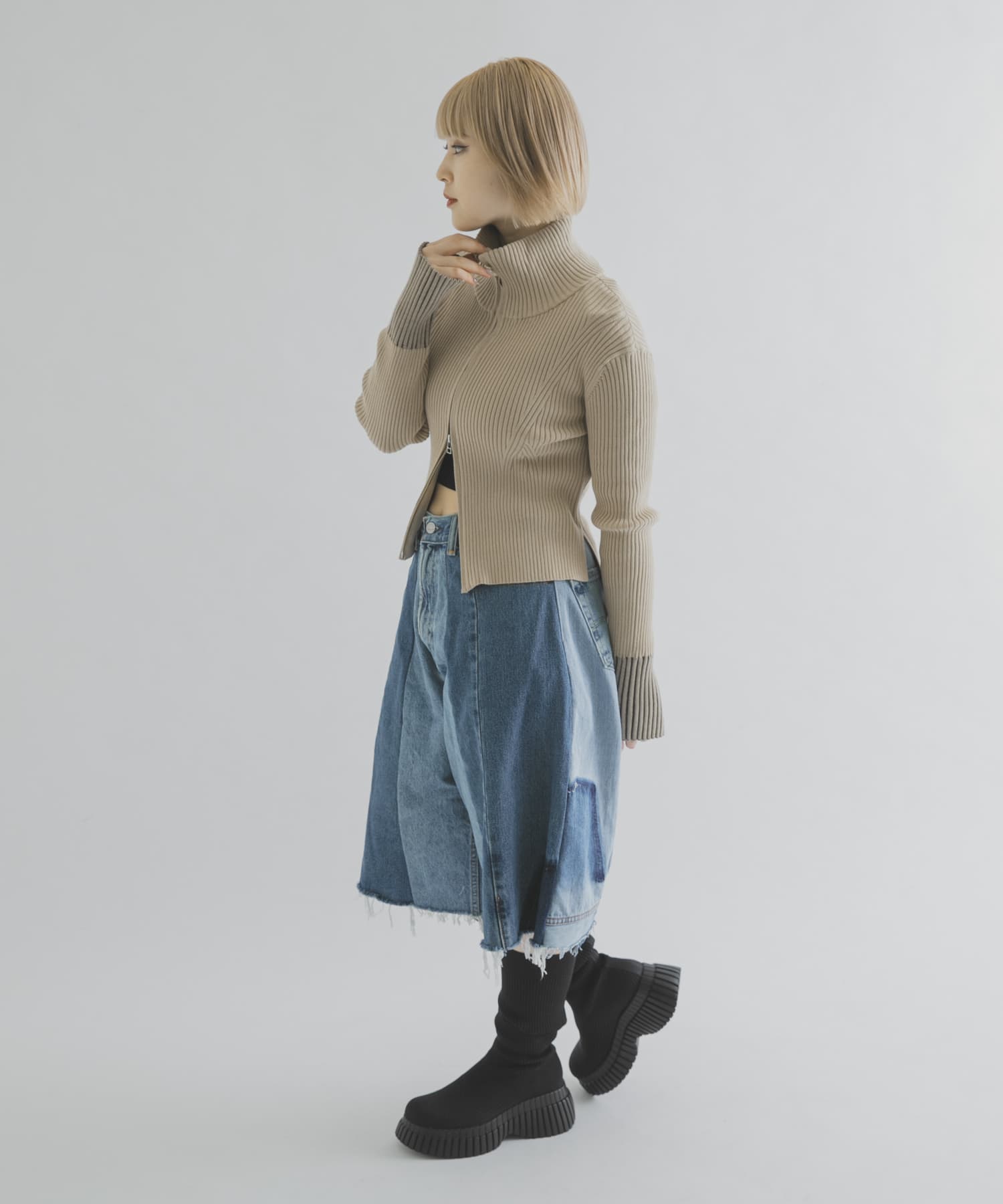 BEIGE