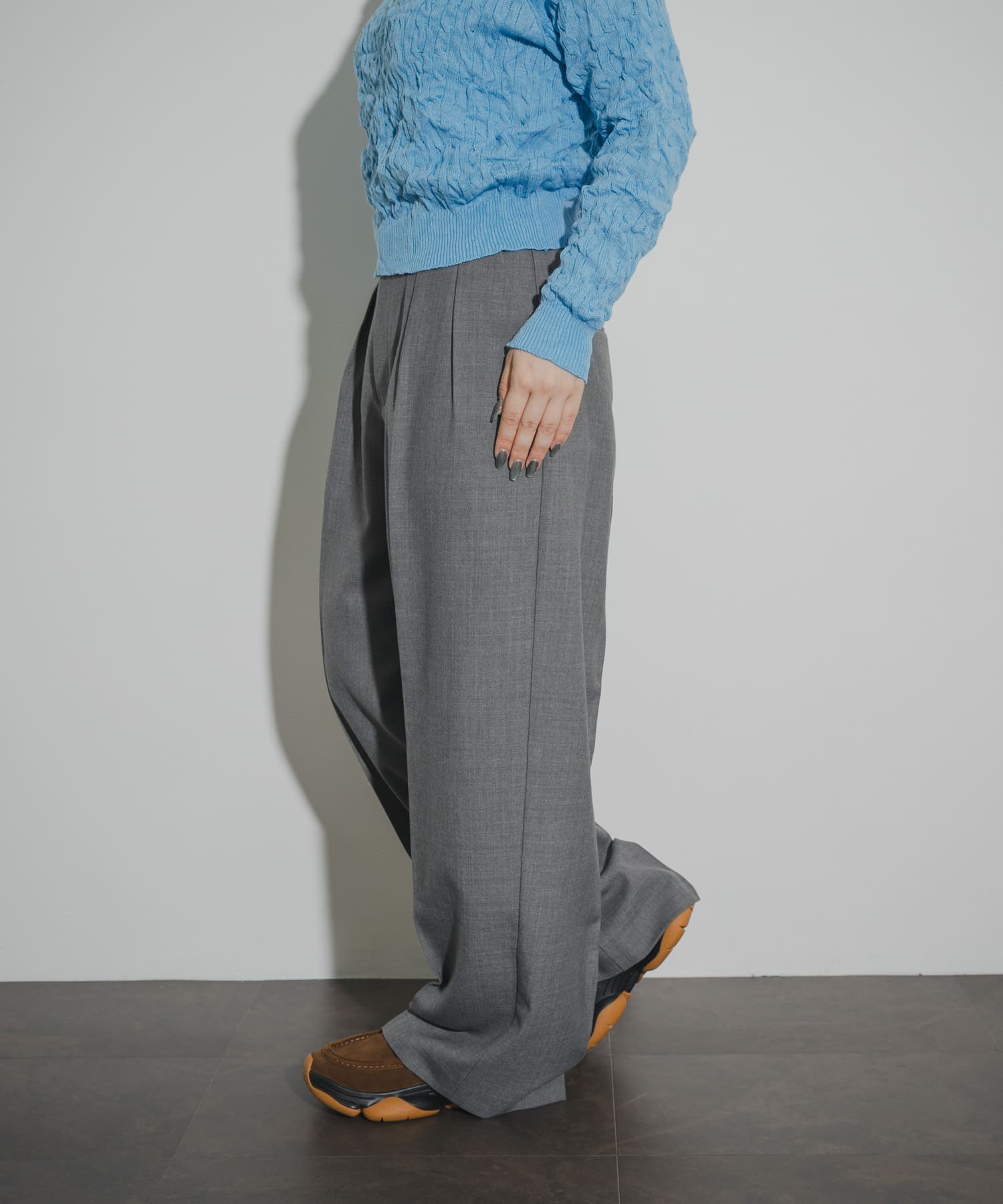 GRAY