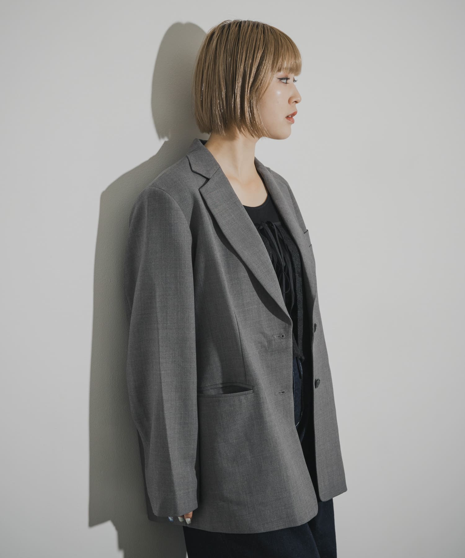 GRAY