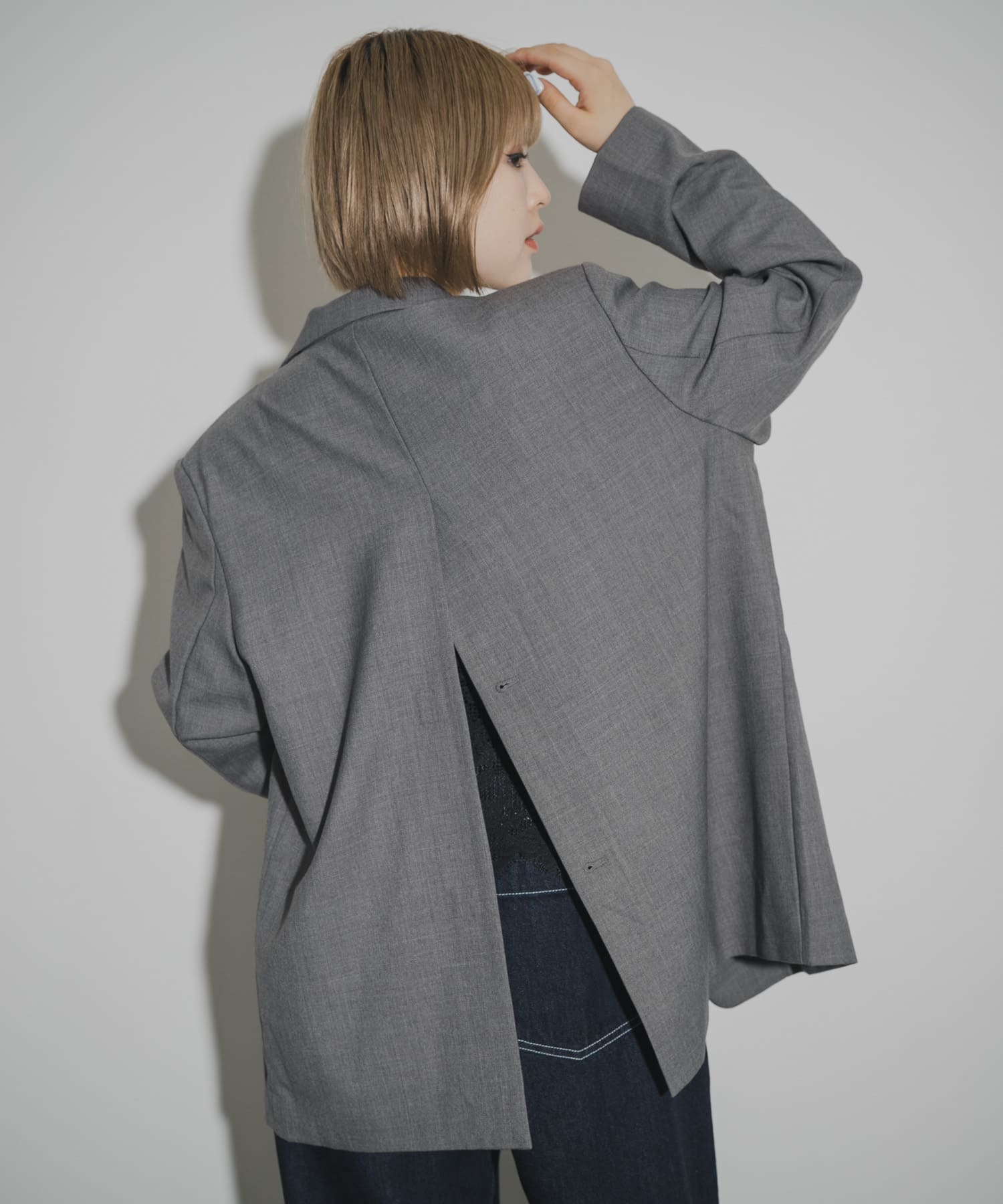 GRAY