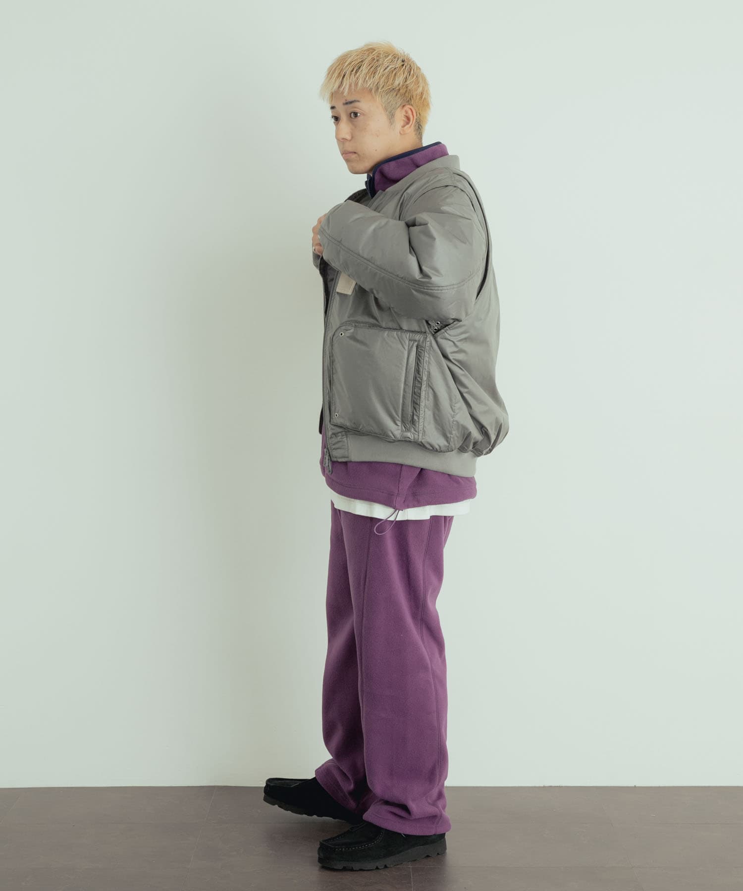 GRAY
