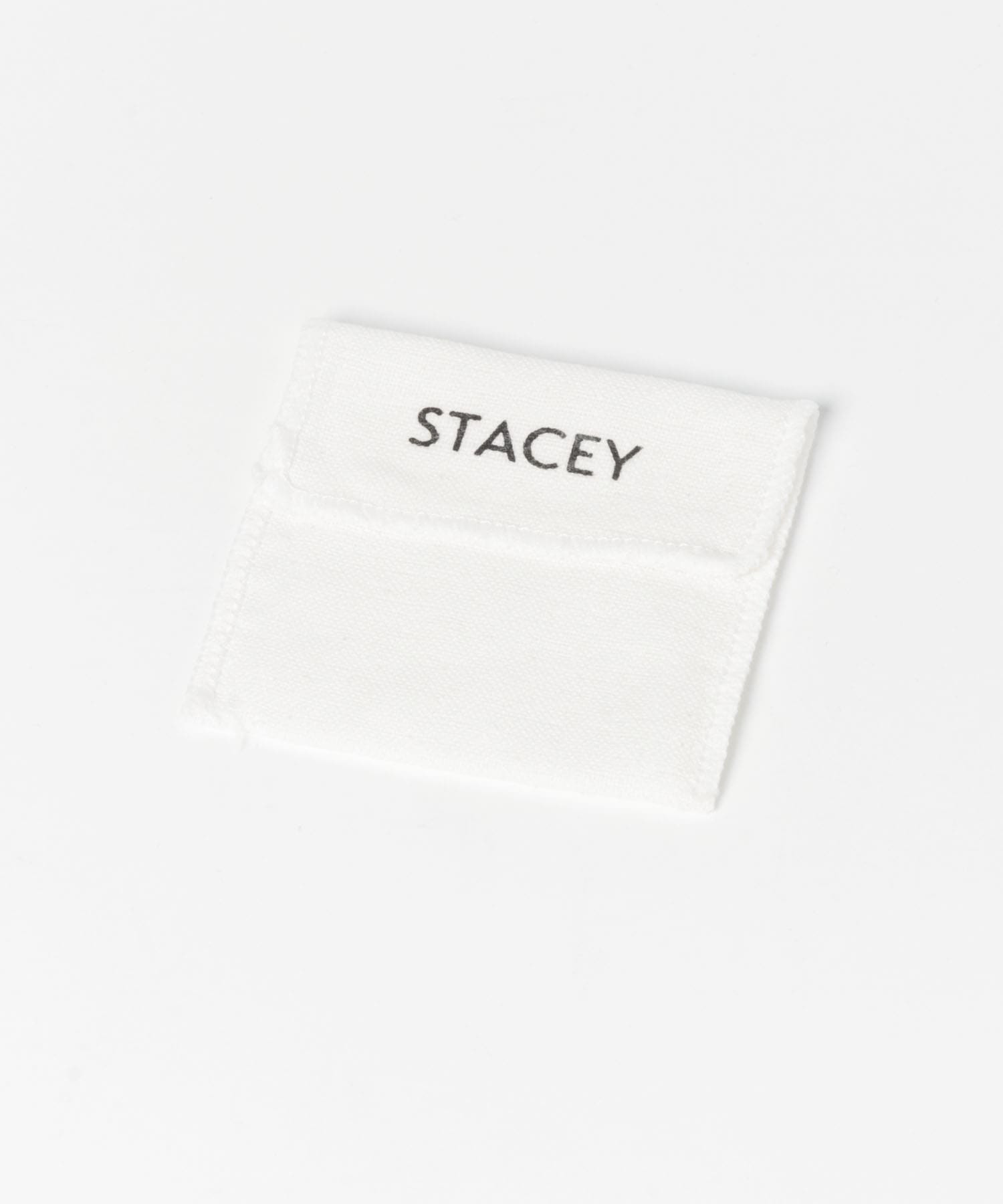 STACEY　チャンキーフープゴールドイヤリング White Free