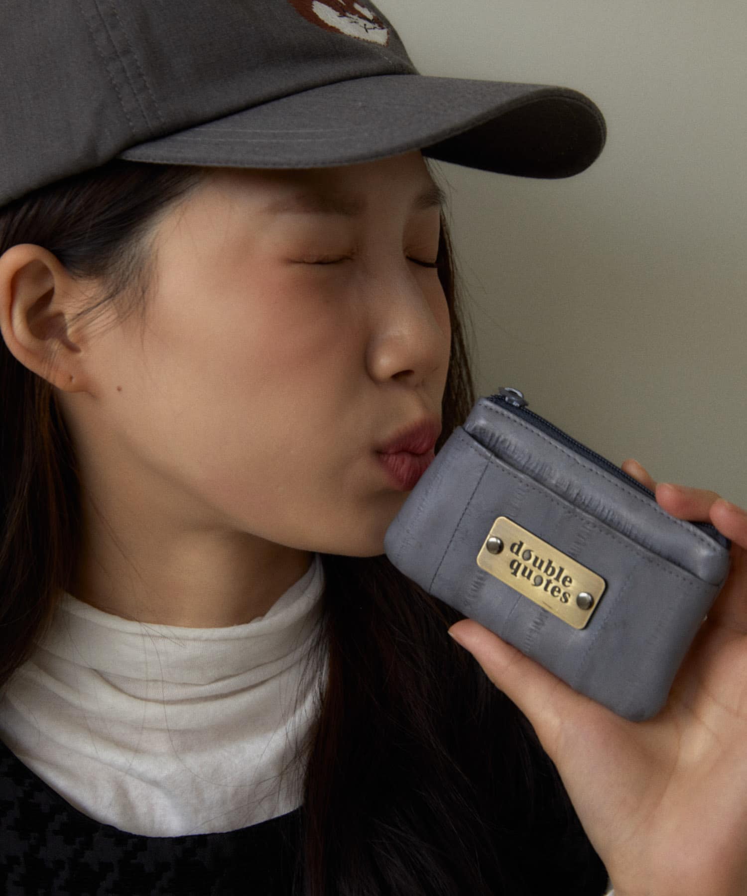 double quotes　BUTTER CARD HOLDER 1ST グレー One