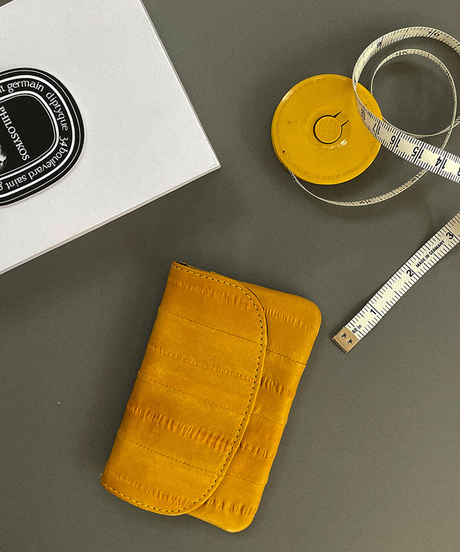double quotes　SIMPLE CARD HOLDER