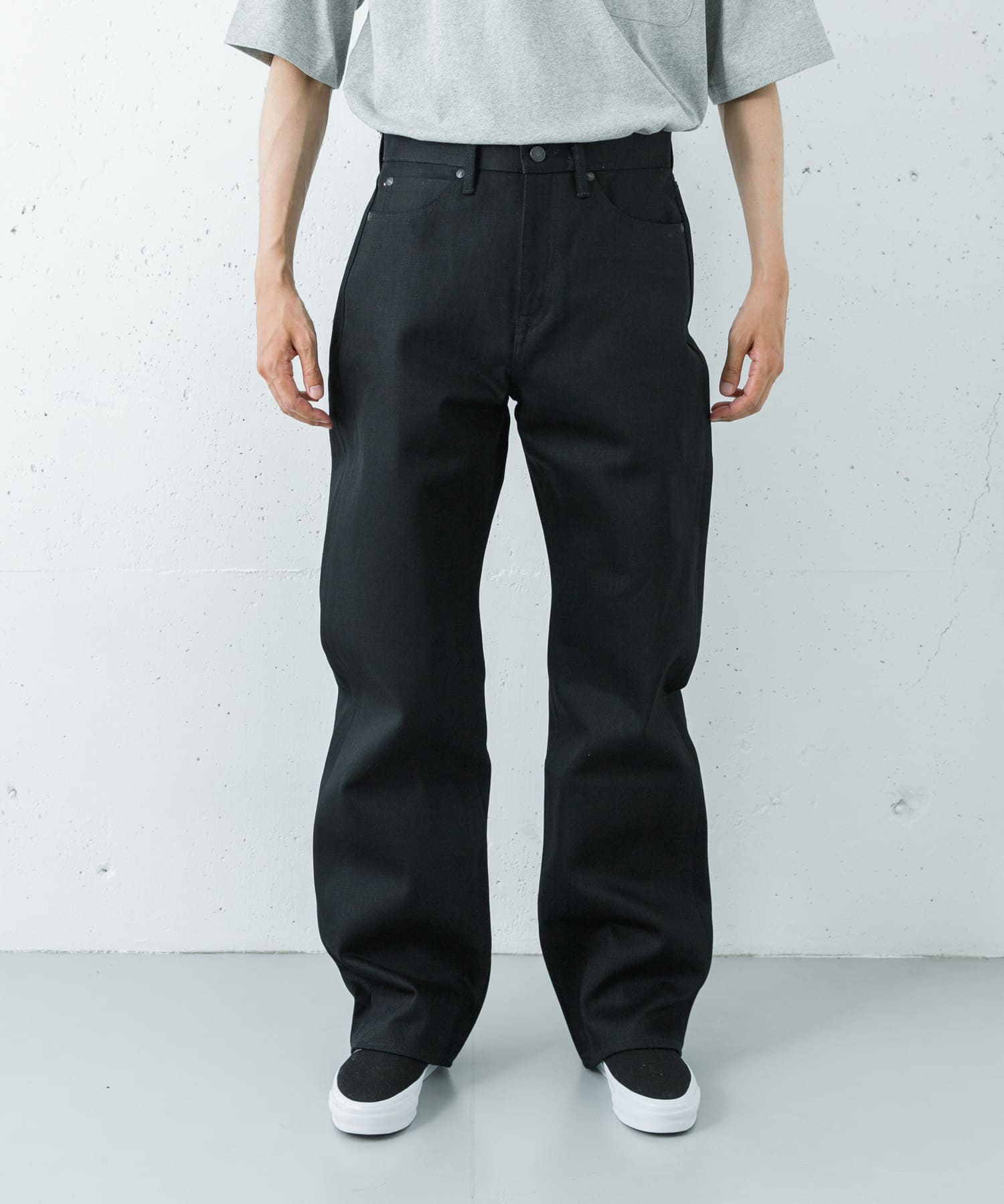 MOMOTARO JEANS #400 STANDARD WIDE(26 BK): ボトム｜URBAN RESEARCH