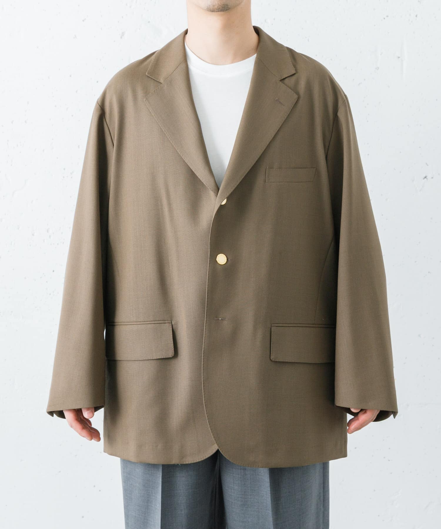 身長 : 172cm サイズ : 40