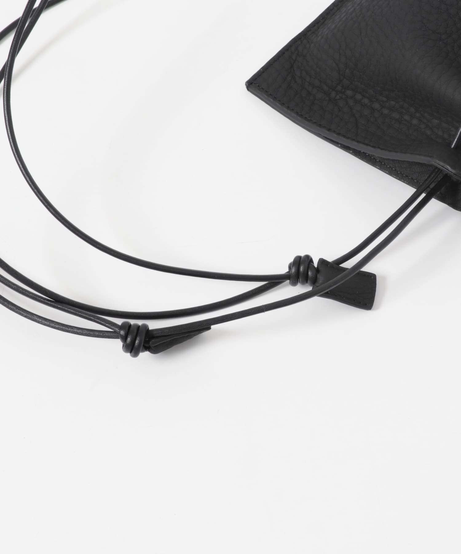 ITTI　HERRIE KINCHAKU POUCH BLACK XXS